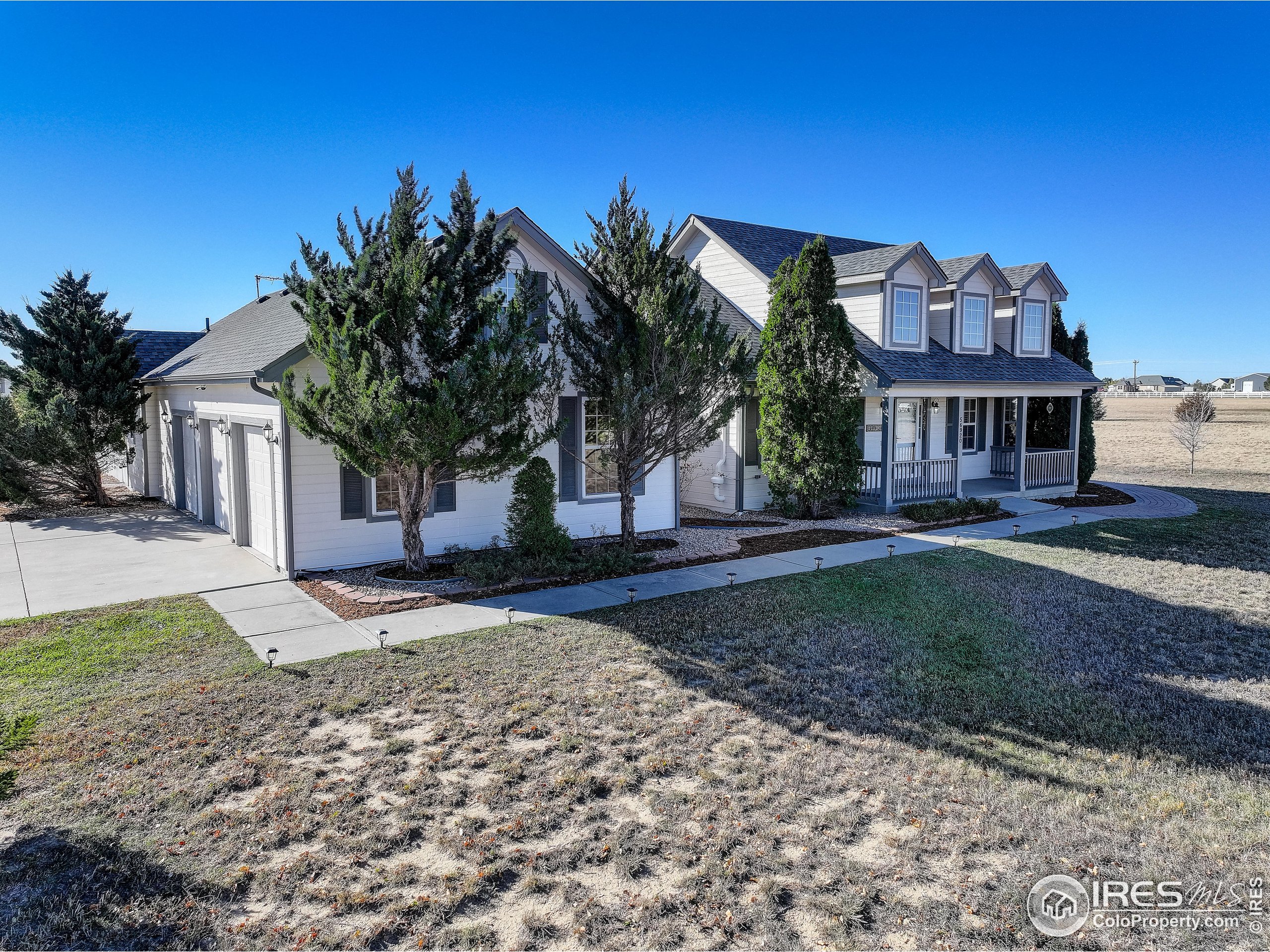 Strasburg, Colorado, 80136, United States, 3 Bedrooms Bedrooms, ,4 BathroomsBathrooms,Residential,For Sale,1991126