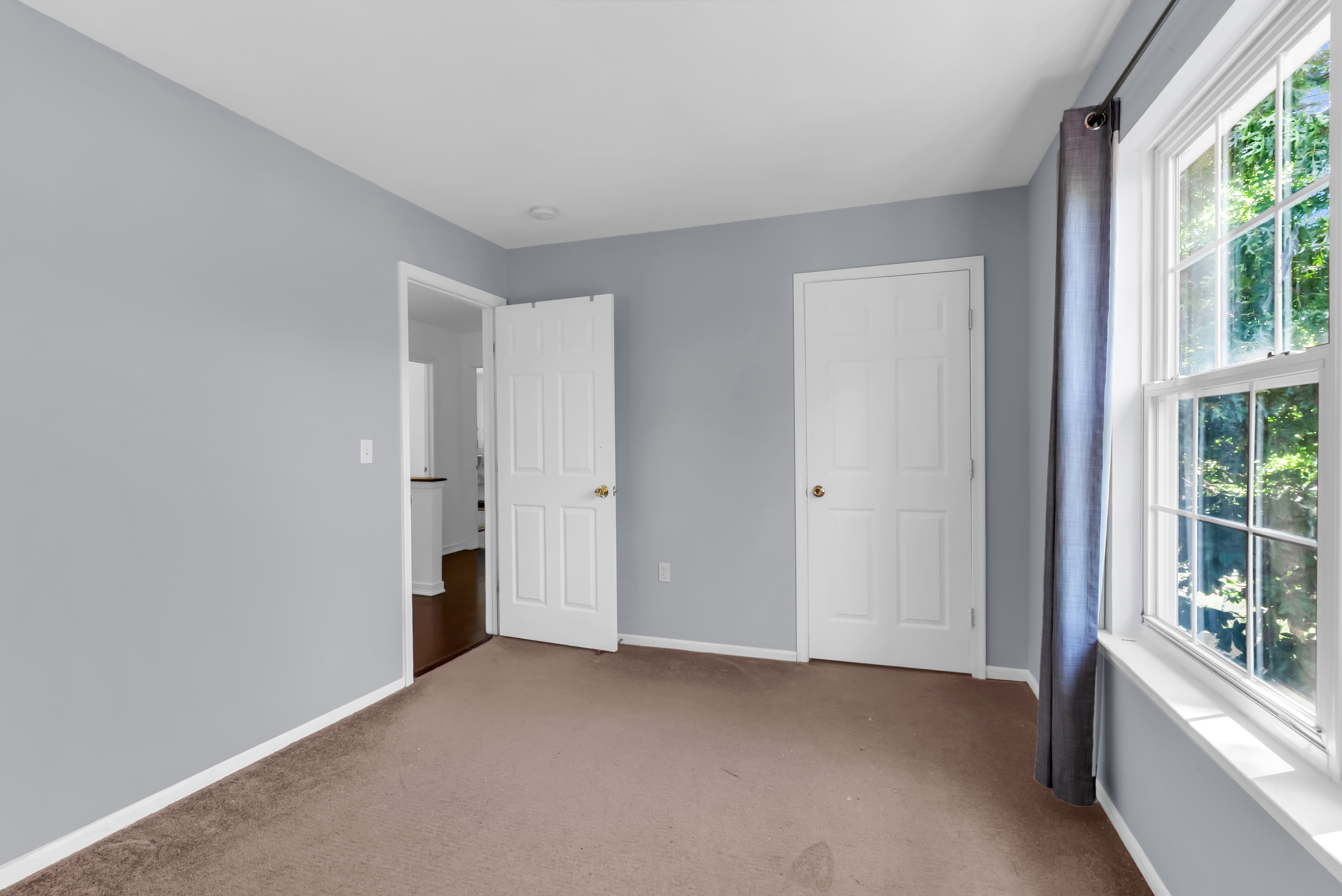  Woodland Hills Colonial Opportunity - 物件實景