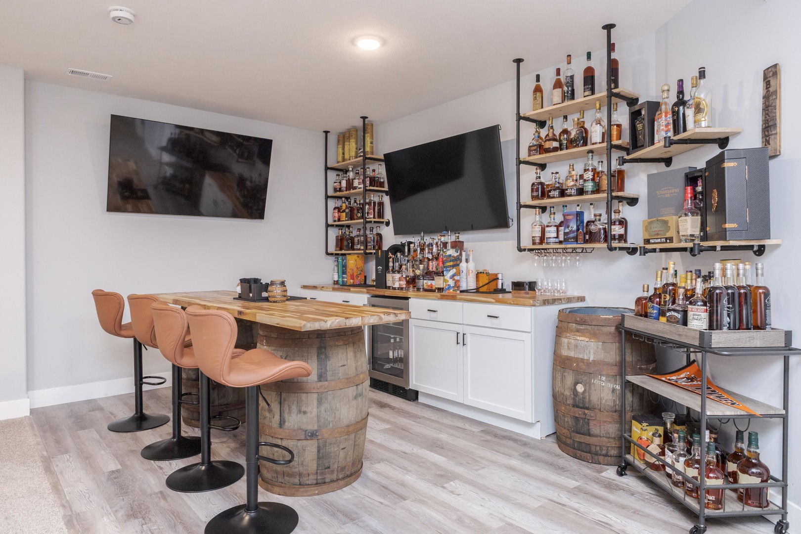 Bloomington, Illinois, 61705, United States, 4 Bedrooms Bedrooms, ,4 BathroomsBathrooms,Residential,For Sale,1996061