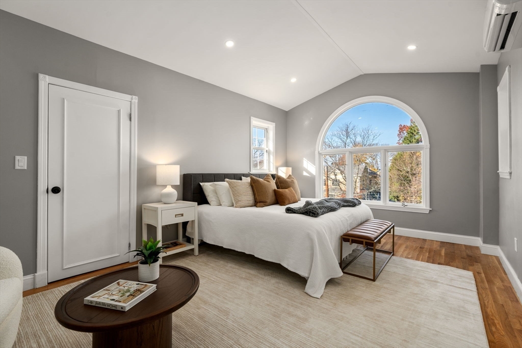 Newton, Massachusetts, 02460, United States, 4 Bedrooms Bedrooms, ,5 BathroomsBathrooms,Residential,For Sale,1992960