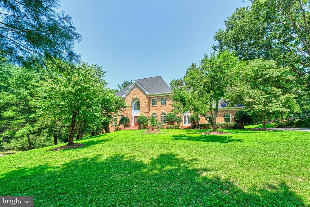 Great Falls, Virginia, 22066, United States, 5 Bedrooms Bedrooms, ,5 BathroomsBathrooms,Residential,For Sale,1900616