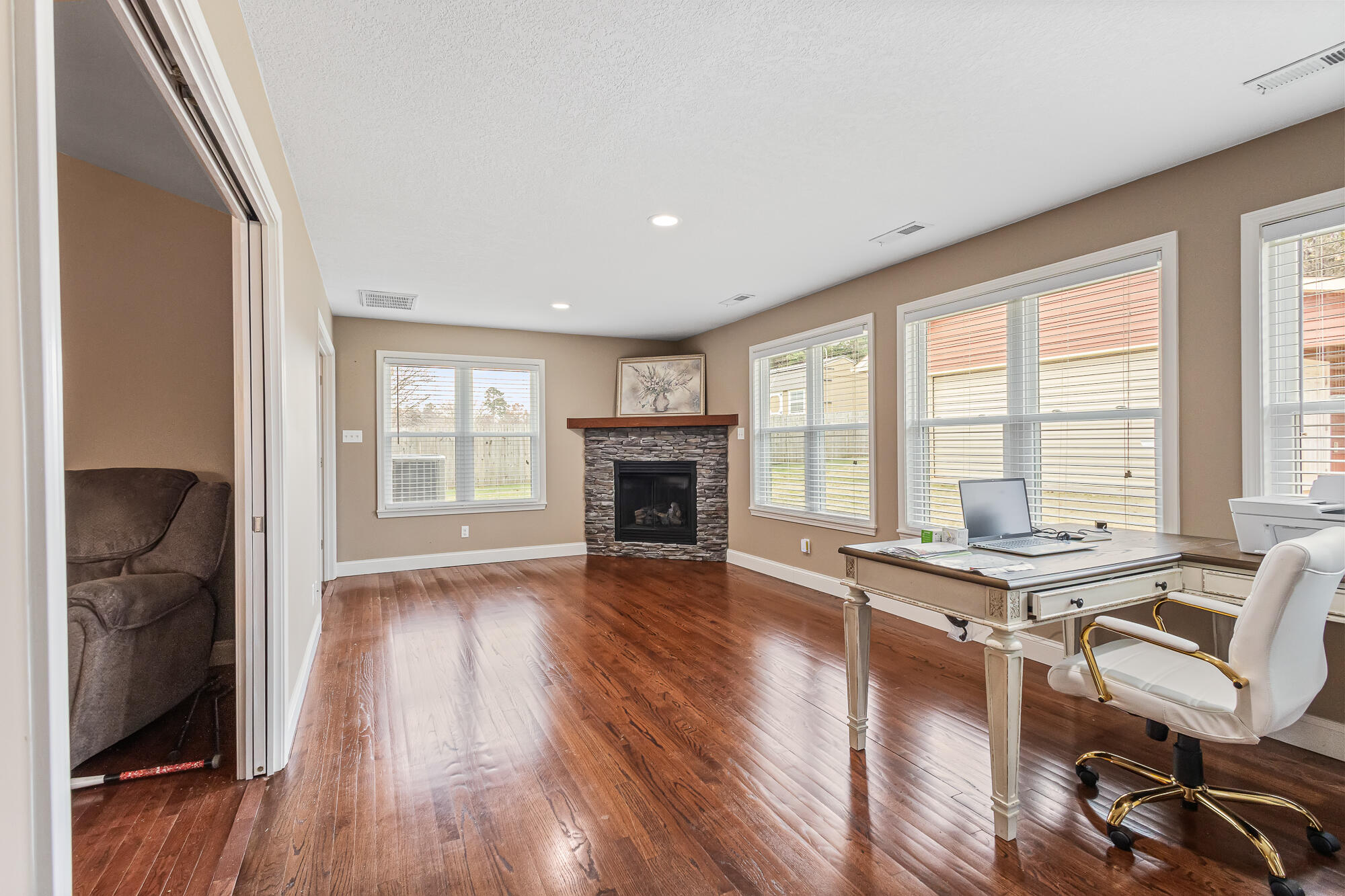 Greenback, Tennessee, 37742, United States, 3 Bedrooms Bedrooms, ,2 BathroomsBathrooms,Residential,For Sale,1996509