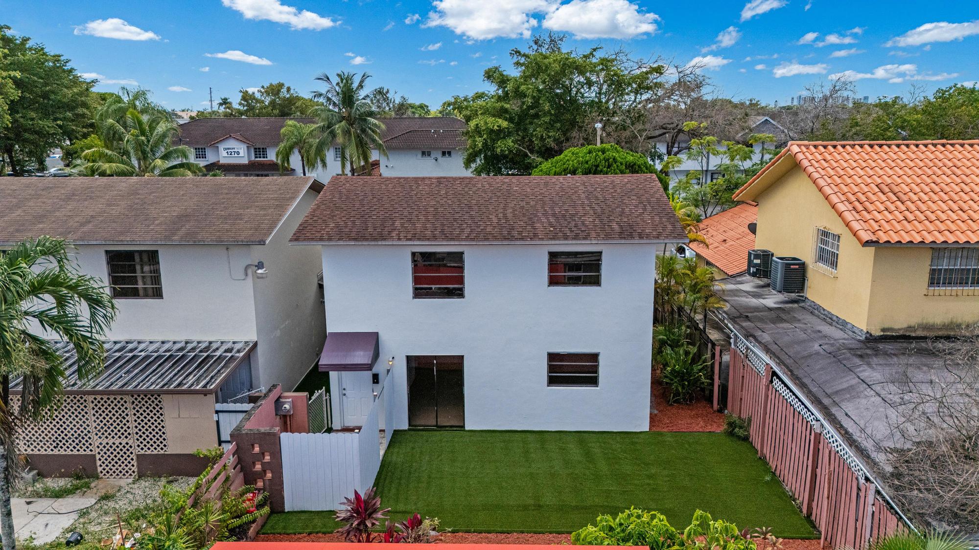 Hialeah, Florida, 33012, United States, 4 Bedrooms Bedrooms, ,3 BathroomsBathrooms,Residential,For Sale,1996510