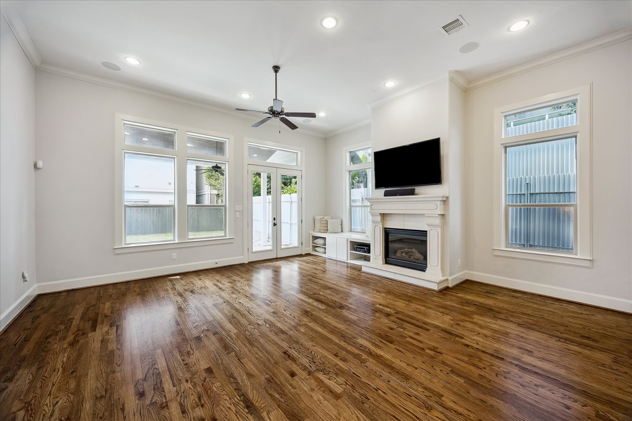  415 Reinerman Street B - 物件實景