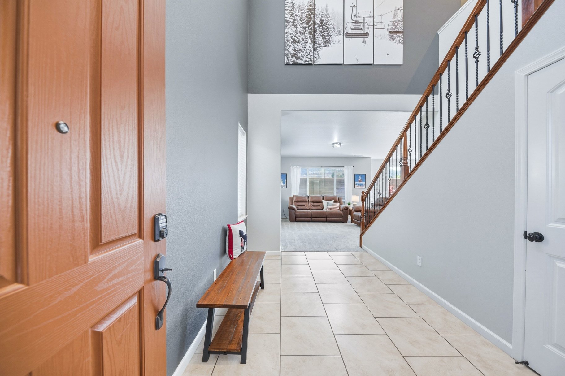  Turn-Key Home Close to Parks, Shopping & Trails - 物件實景