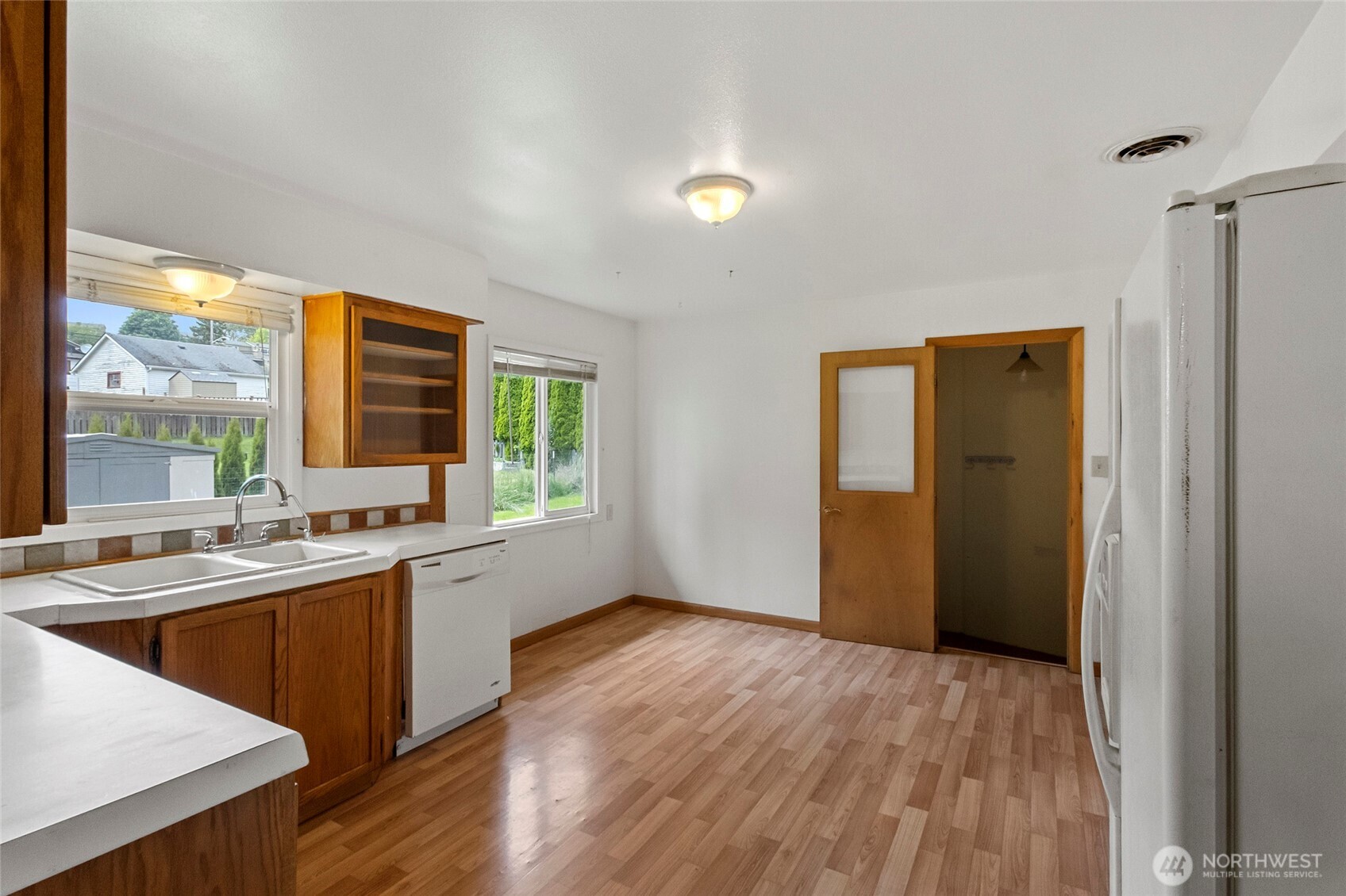 Ferndale, Washington, 98248, United States, 6 Bedrooms Bedrooms, ,2 BathroomsBathrooms,Residential,For Sale,1921640