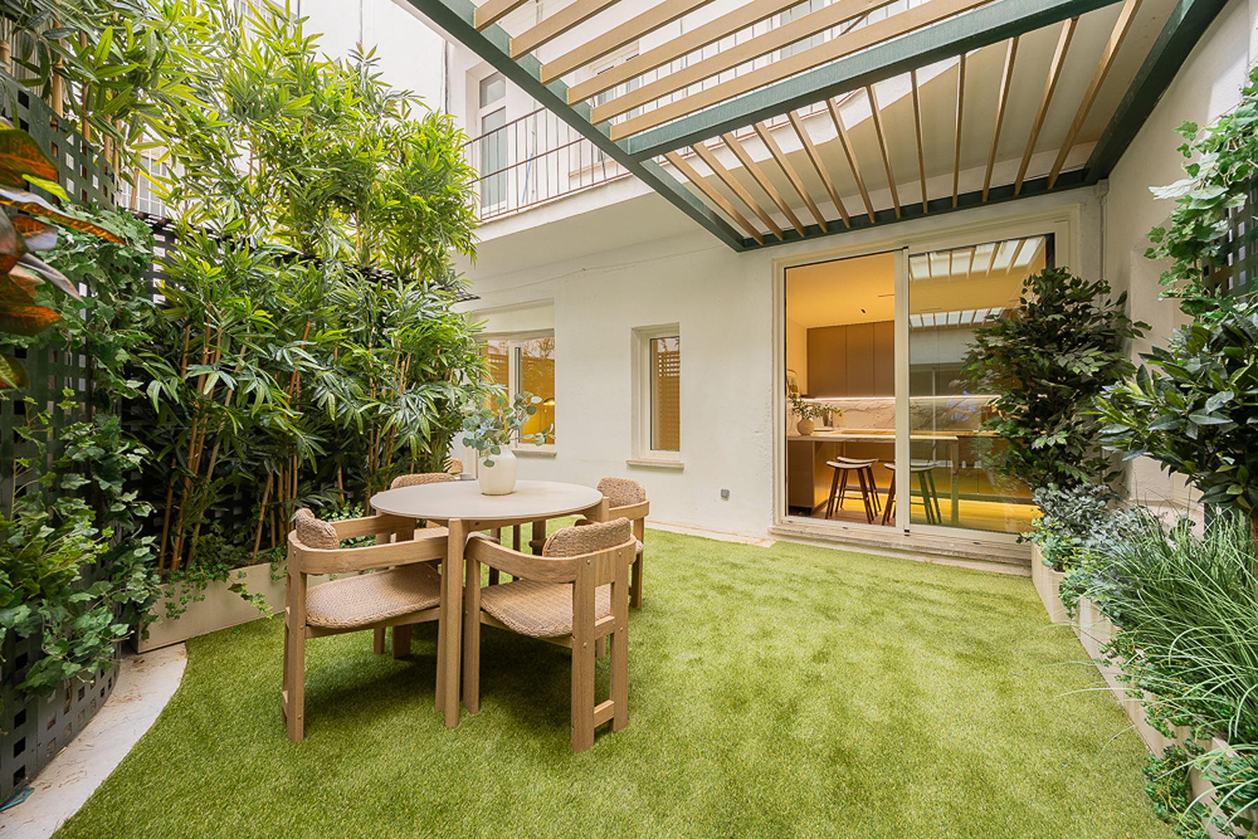  Fantastic 4-bedroom home with a private patio, in the Salamanca neighborhood. - 物件實景