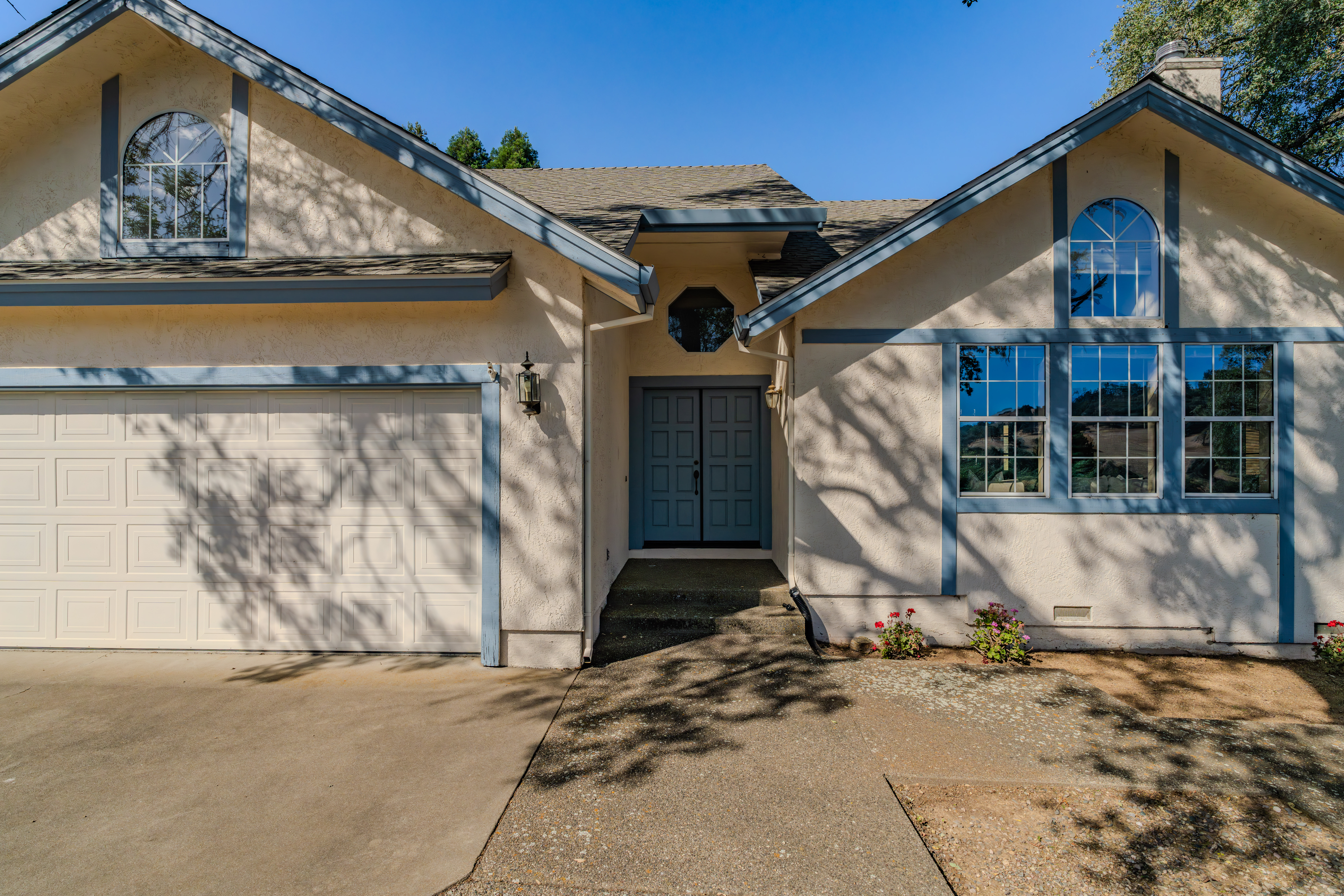  Spacious Sutter Creek Home with Hillside Views and Endless Potential - 物件實景