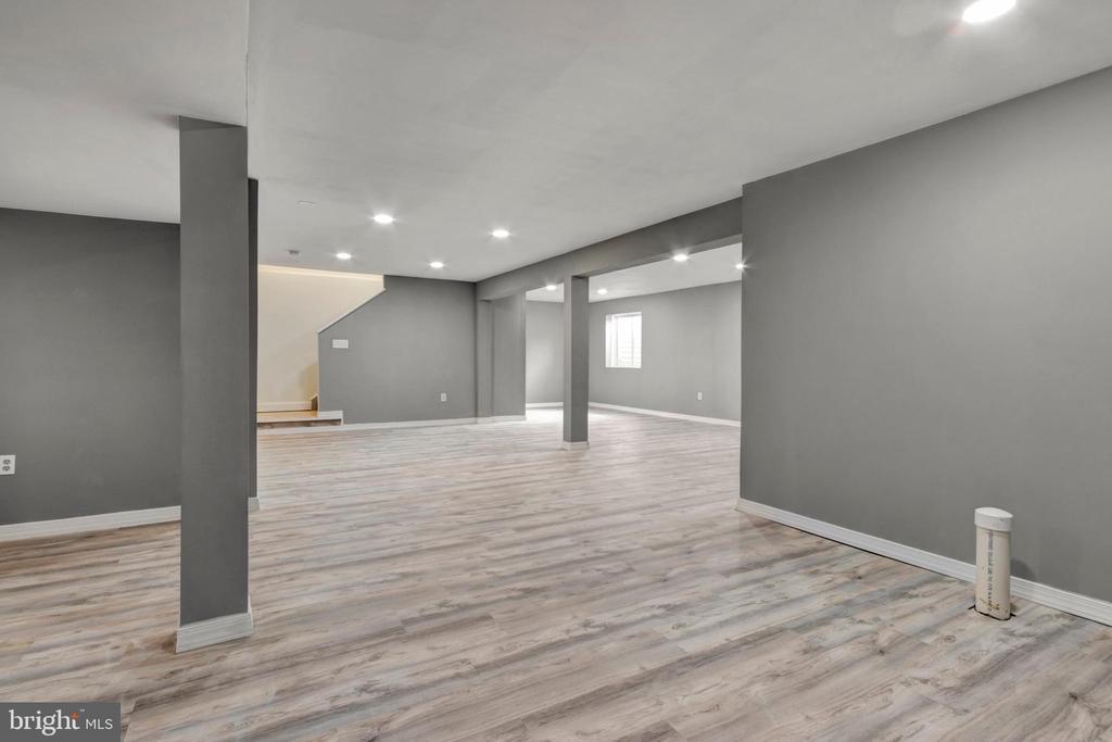 Rehoboth Beach, Delaware, 19971, United States, 5 Bedrooms Bedrooms, ,4 BathroomsBathrooms,Residential,For Sale,1714204