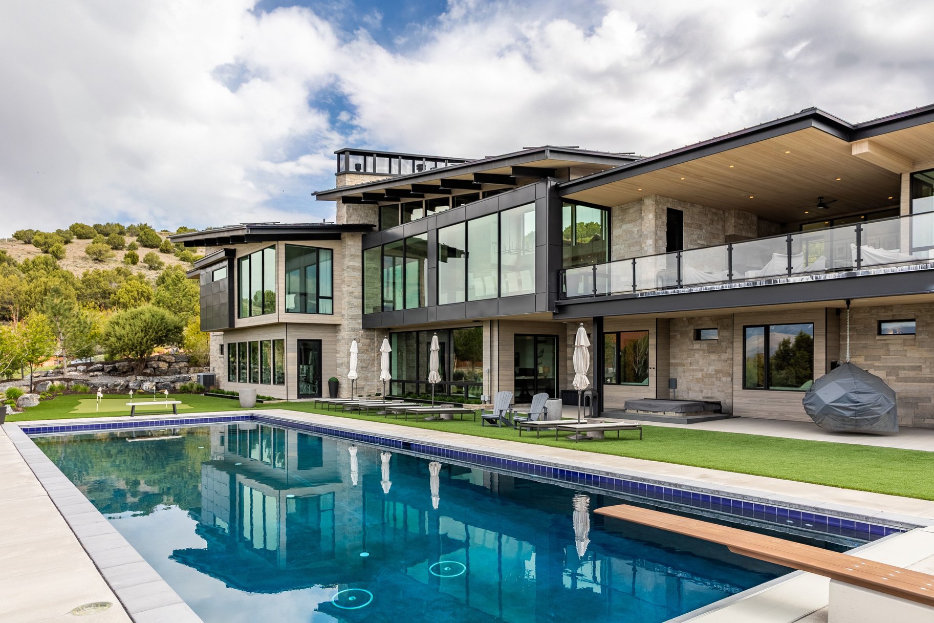  Luxury Lives Here  Architectural Masterpiece with Unmatched Privacy & Views - 物件實景