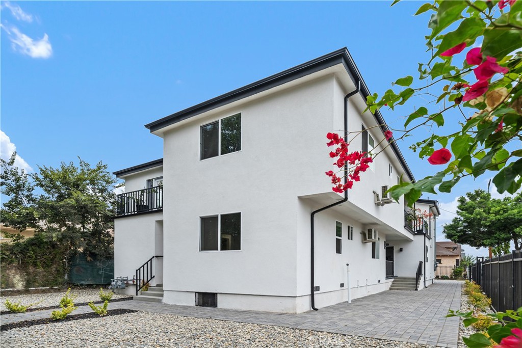 Los Angeles, California, 90011, United States, ,Residential,For Sale,1991089