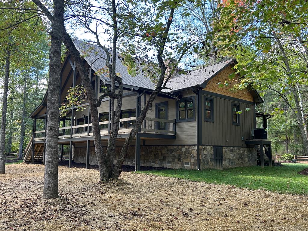 Mineral Bluff, Georgia, 30559, United States, 4 Bedrooms Bedrooms, ,5 BathroomsBathrooms,Residential,For Sale,1858917