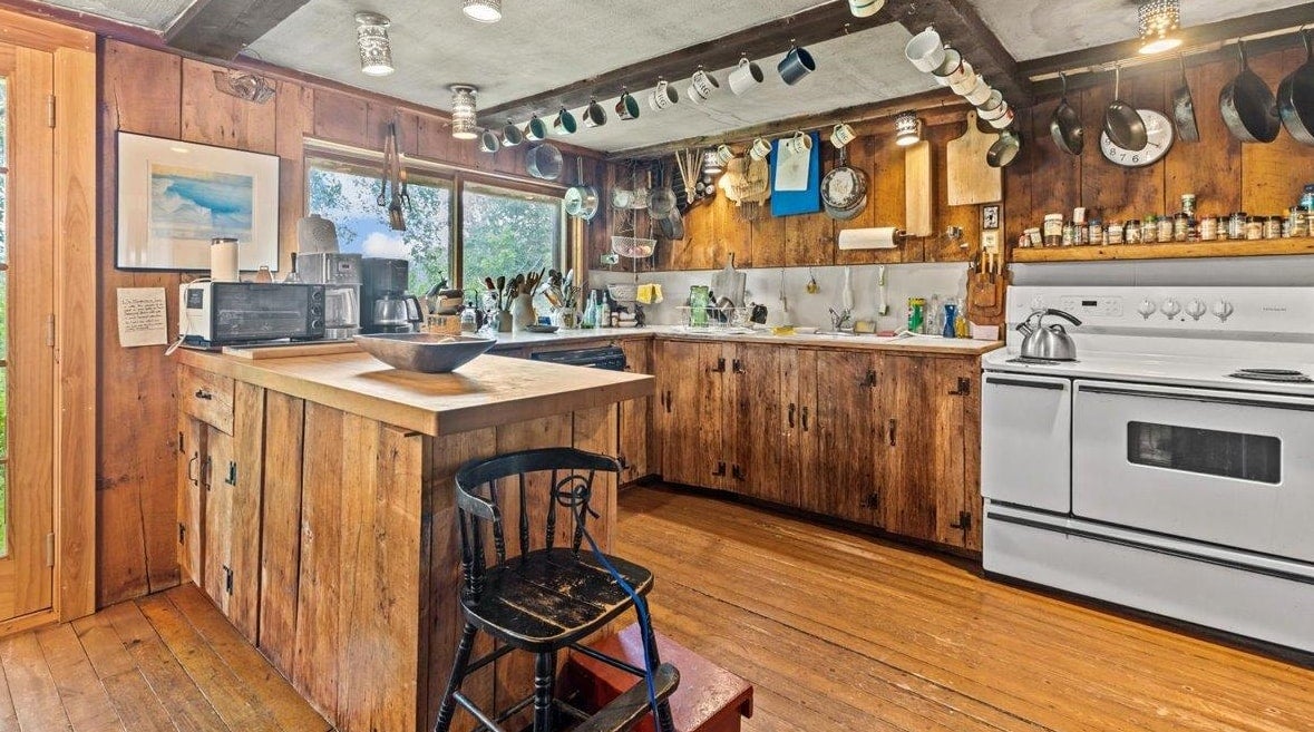 Morristown, Vermont, 05661, United States, 9 Bedrooms Bedrooms, ,4 BathroomsBathrooms,Residential,For Sale,1896052