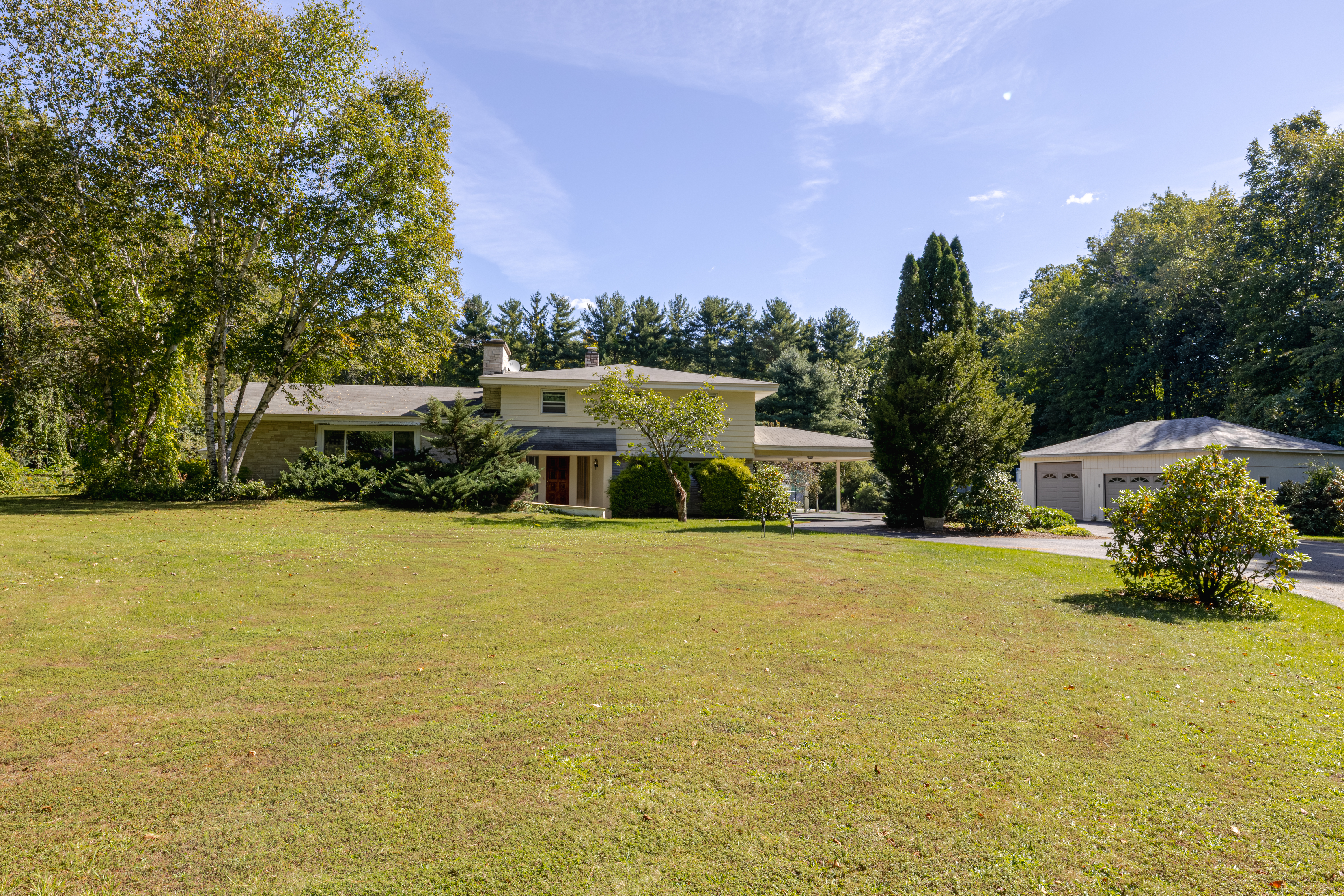  Private Great Barrington Compound: Heated Pool, Tennis/Pickleball Court & Mid-Ce - 物件實景