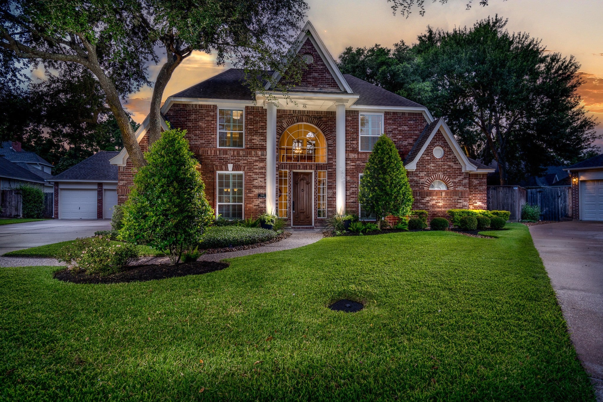 Racquet Ct, Houston, TX 77069