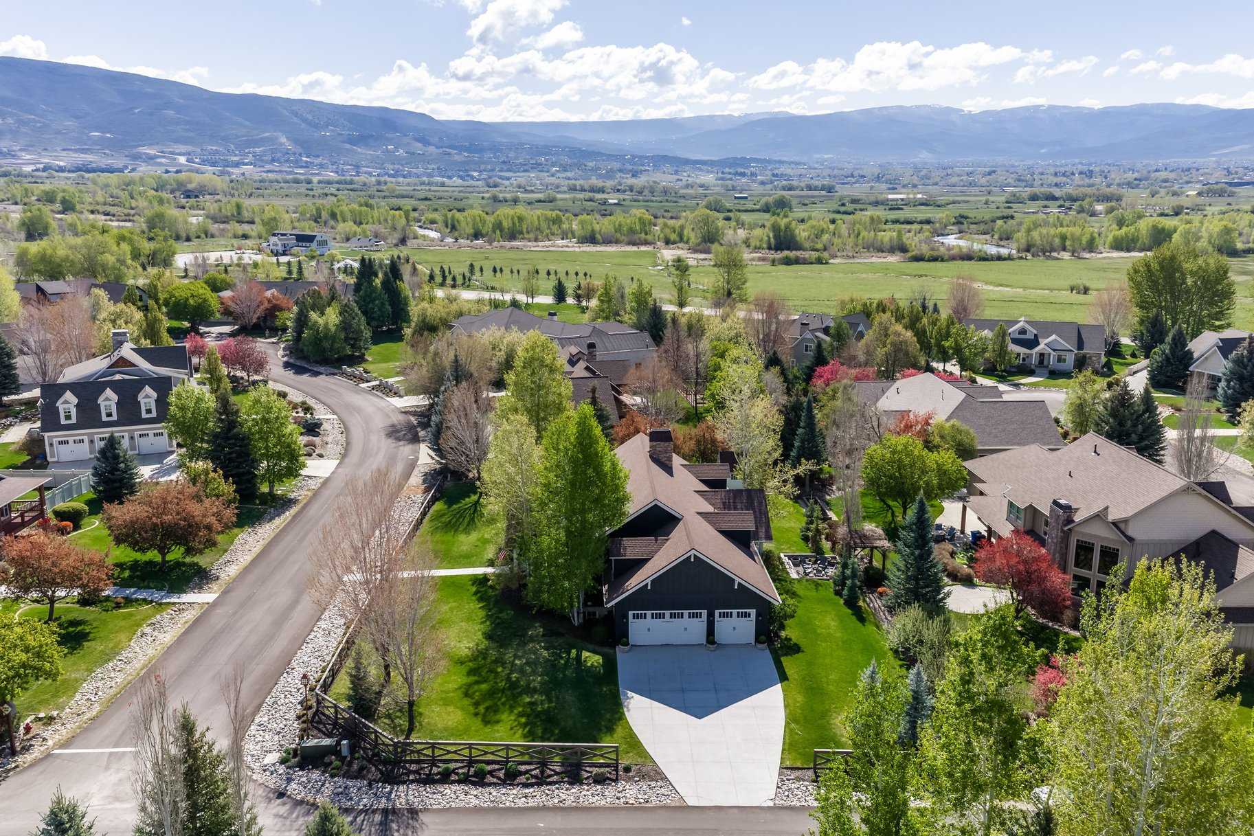  Custom Home In Dutch Fields Community In Midway - 物件實景