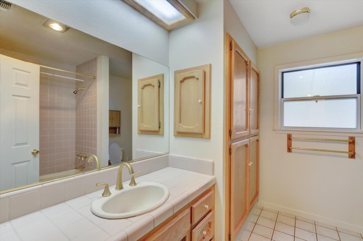 Nevada City, California, 95959, United States, 4 Bedrooms Bedrooms, ,3 BathroomsBathrooms,Residential,For Sale,1942290