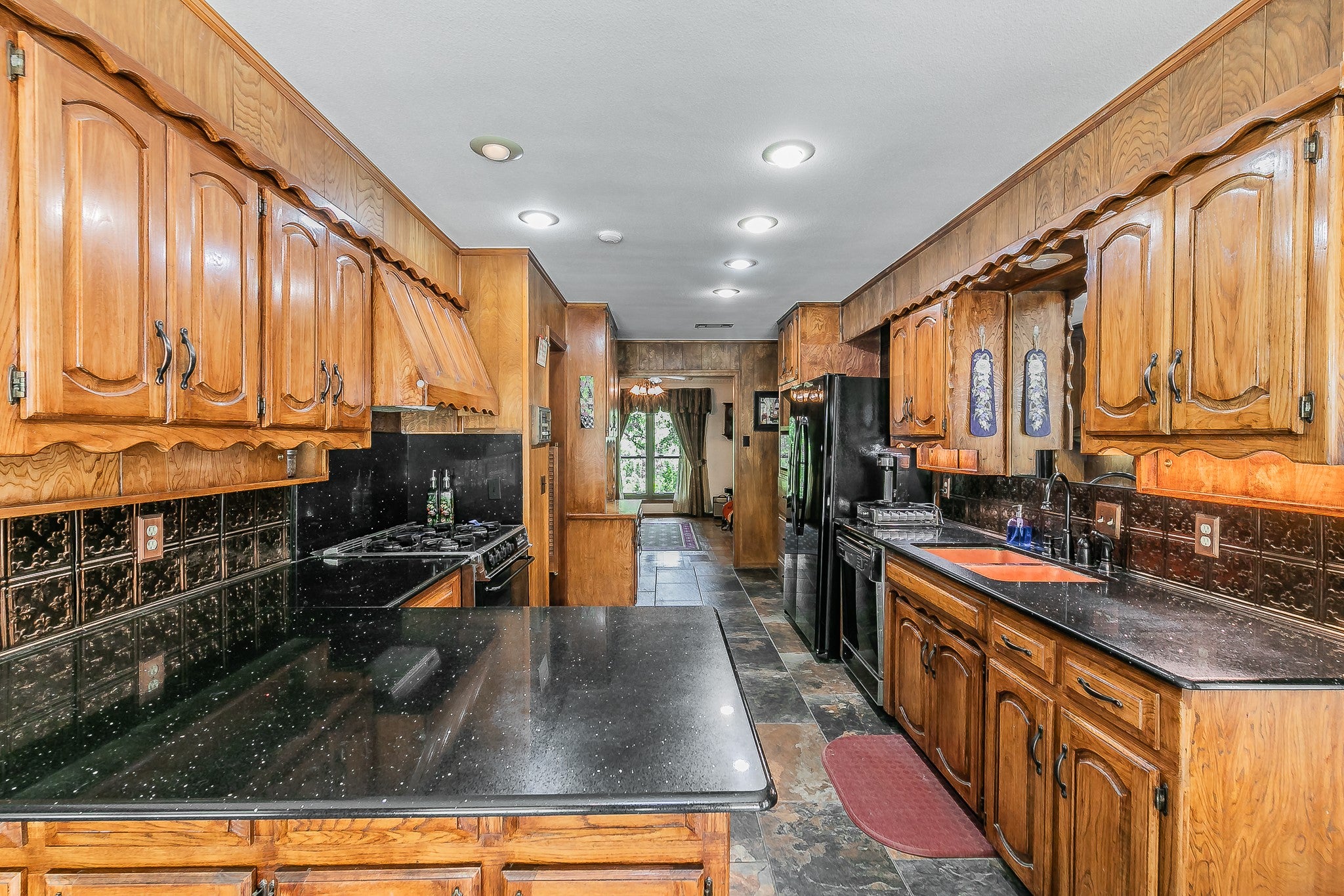 Arlington, Texas, 76012, United States, 3 Bedrooms Bedrooms, ,3 BathroomsBathrooms,Residential,For Sale,1976983