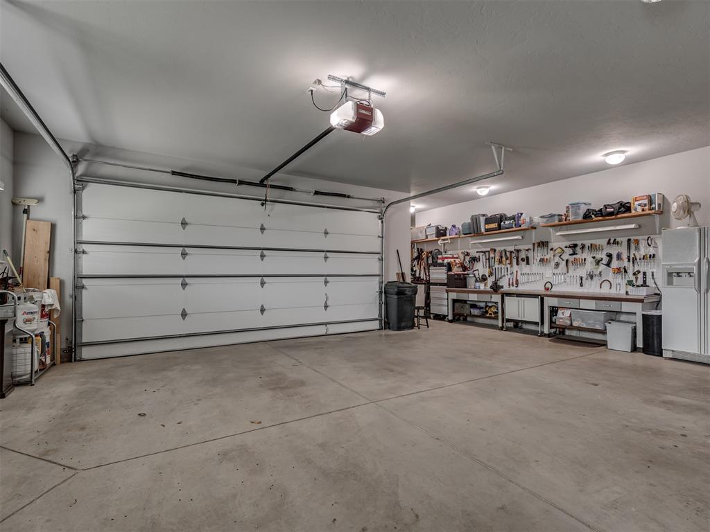 Mustang, Oklahoma, 73064, United States, 4 Bedrooms Bedrooms, ,4 BathroomsBathrooms,Residential,For Sale,1908407