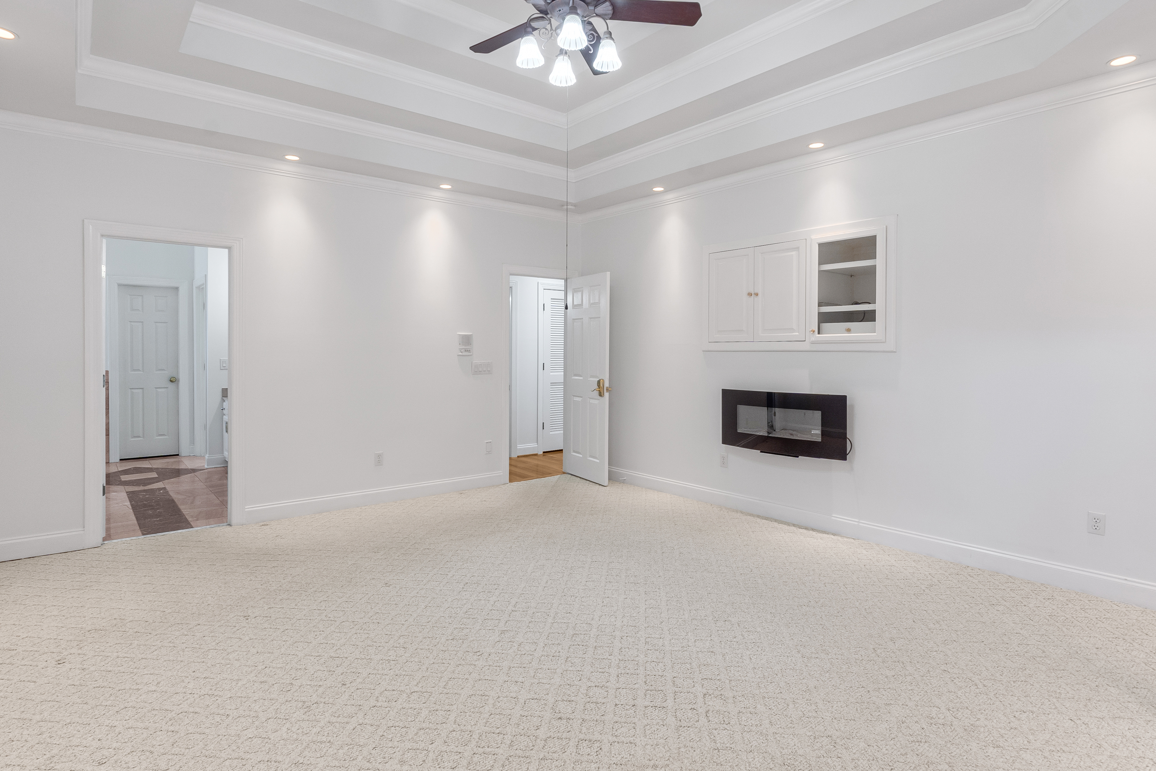 Tullahoma, Tennessee, 37388, United States, 6 Bedrooms Bedrooms, ,5 BathroomsBathrooms,Residential,For Sale,1851275