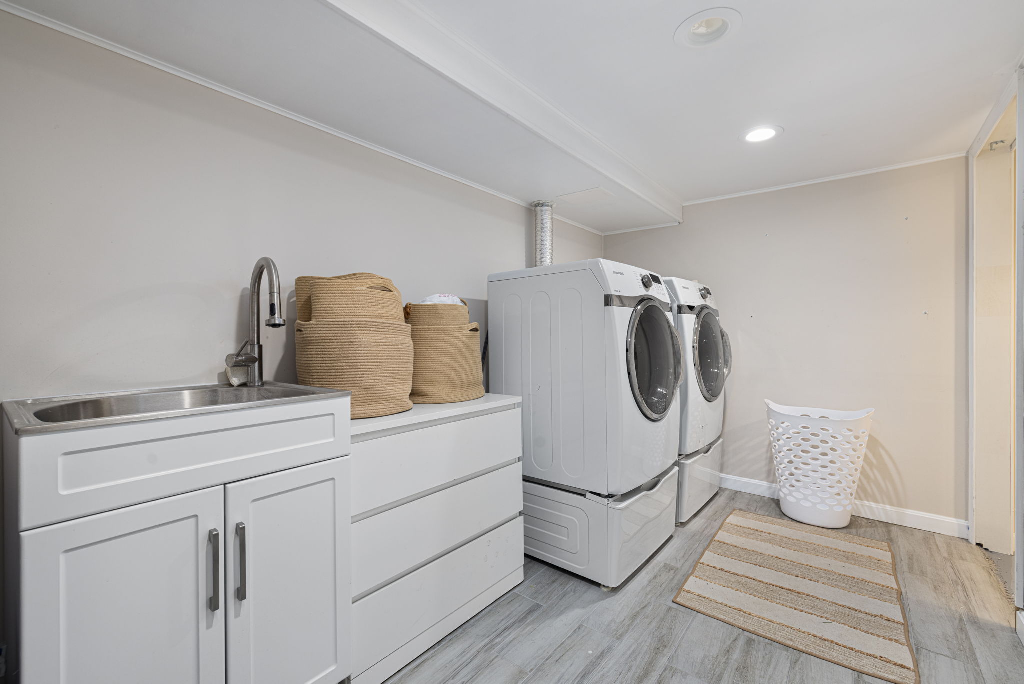  Sunny, Single Level By the Beaches - 物件實景