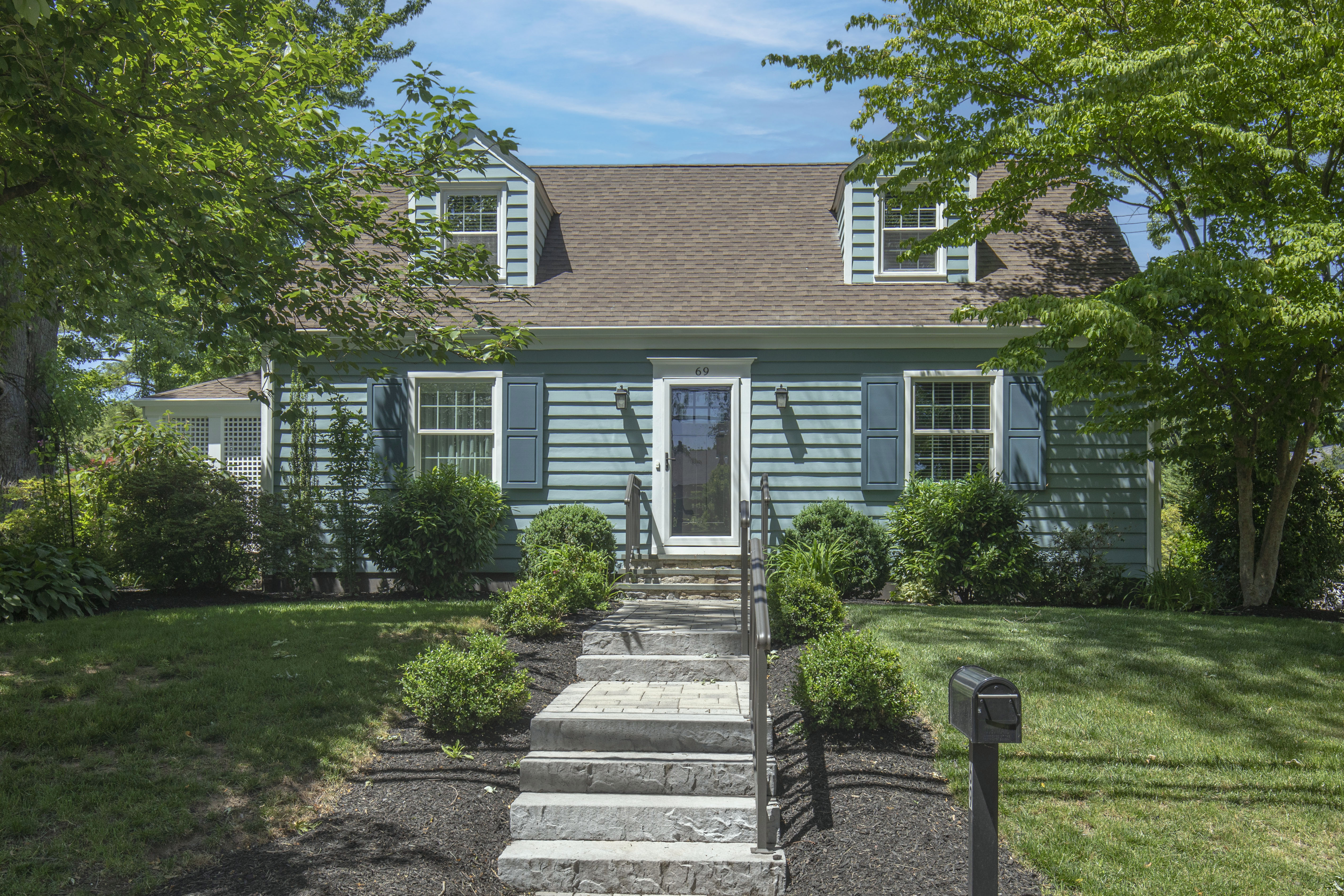  Charming Cape Cod Reflects Extraordinary Pride of Ownership - 物件實景