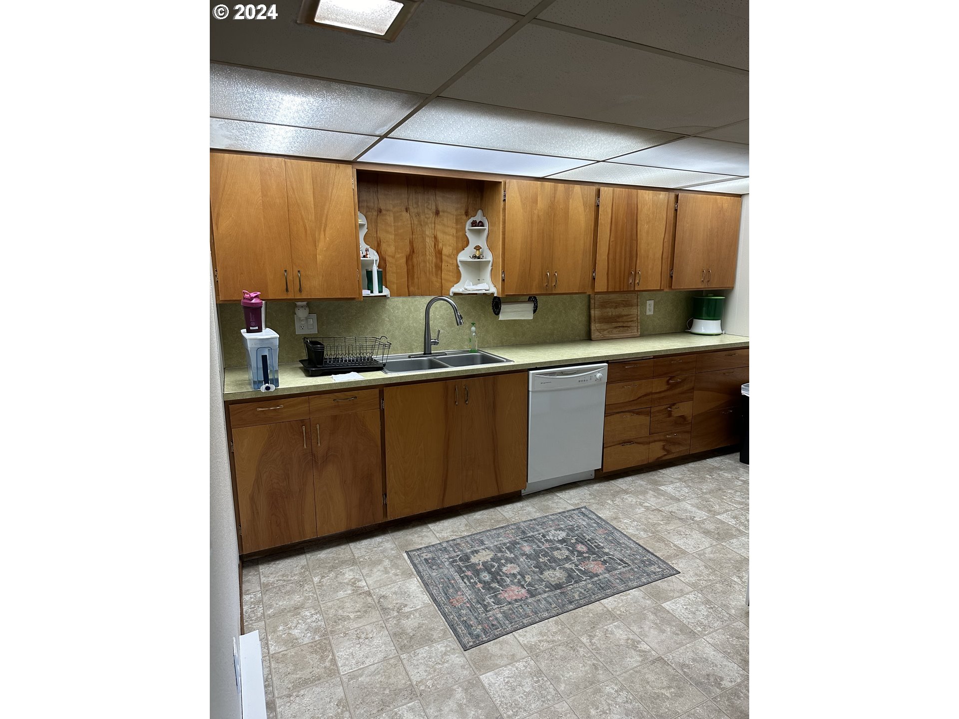 Oregoncity, Oregon, 97045, United States, 3 Bedrooms Bedrooms, ,2 BathroomsBathrooms,Residential,For Sale,1879834
