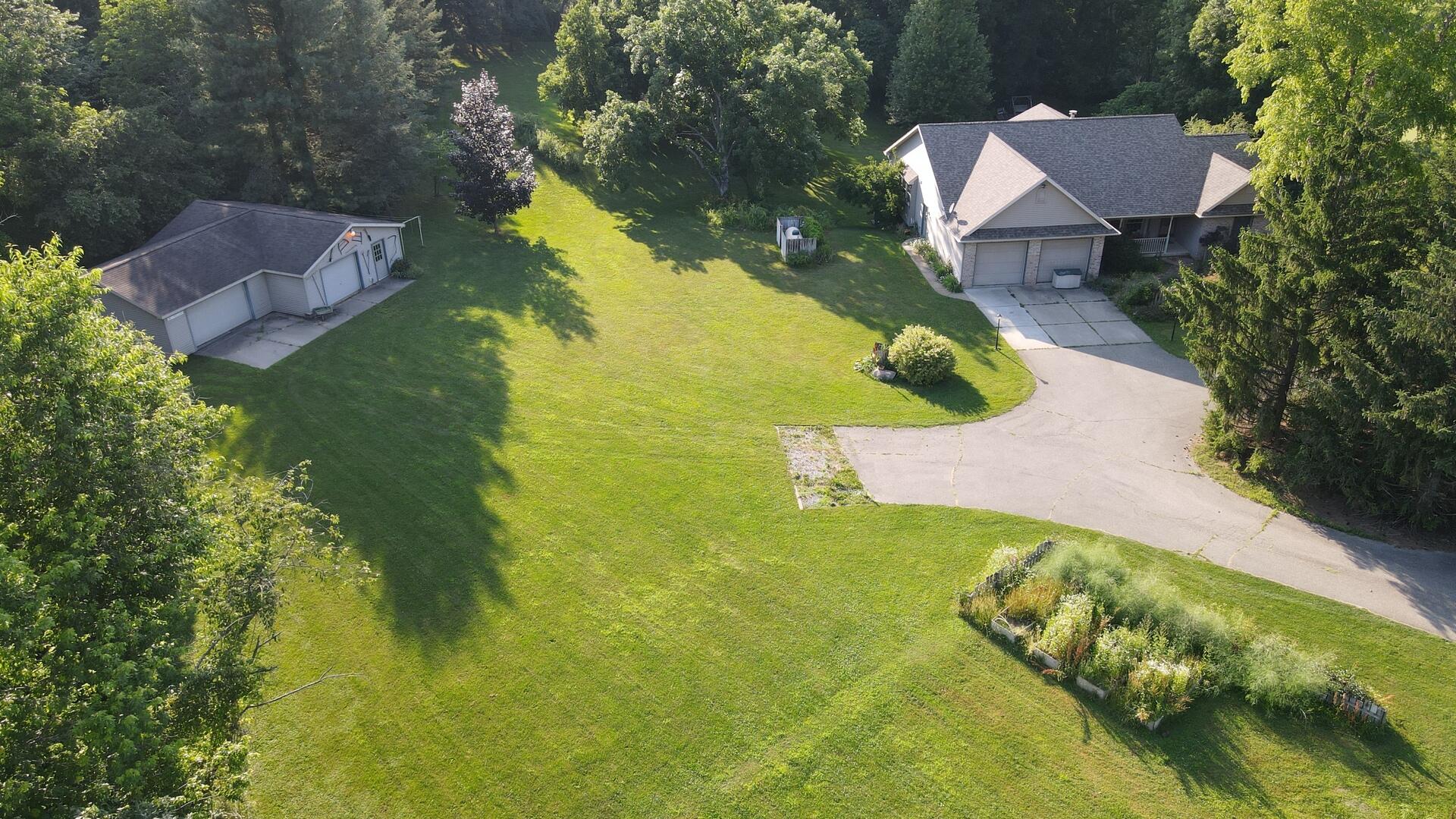 Portland, Michigan, 48875, United States, 5 Bedrooms Bedrooms, ,4 BathroomsBathrooms,Residential,For Sale,1928333