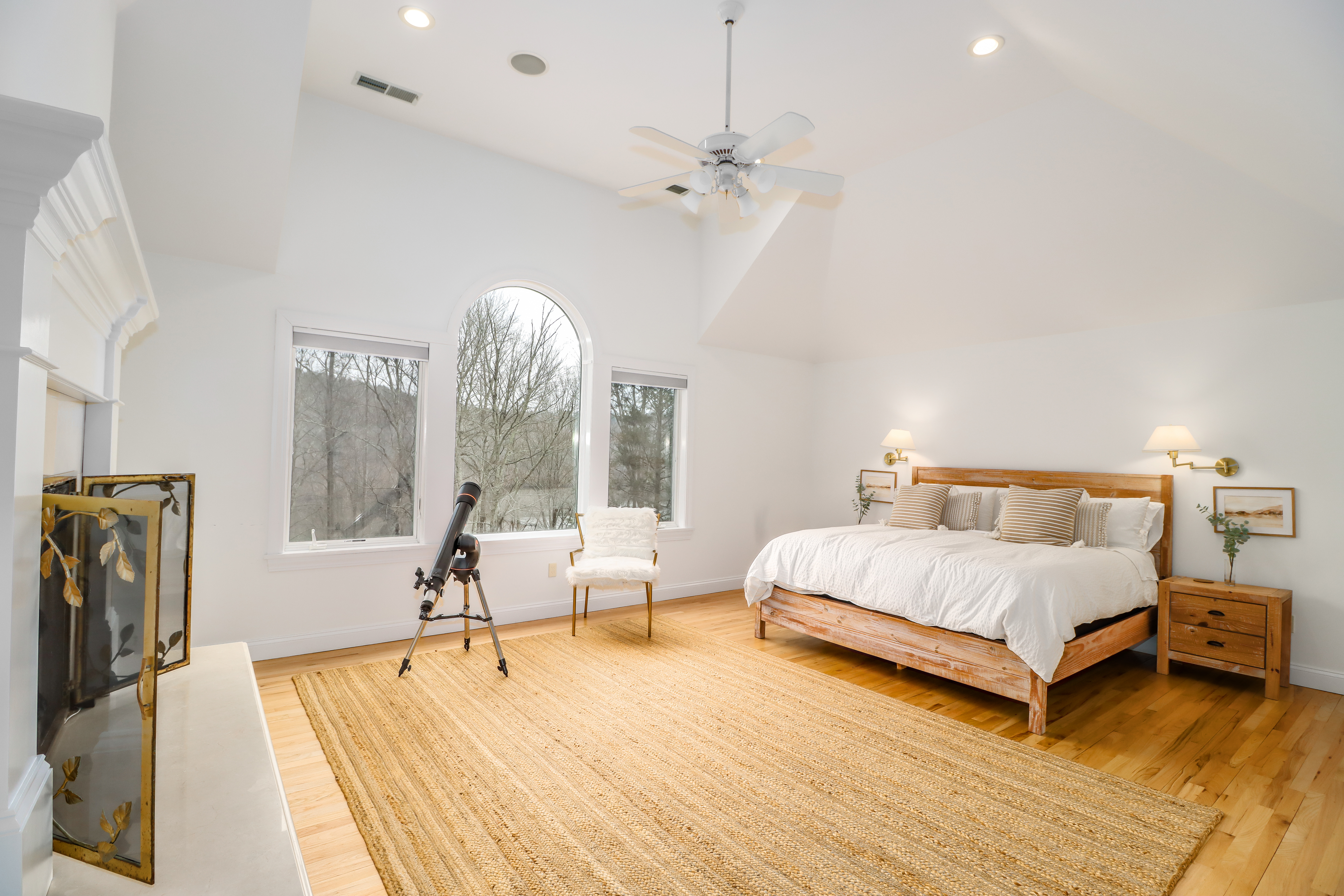  Lake Lillinonah Living, Elevated by Privacy and Scale - 物件實景