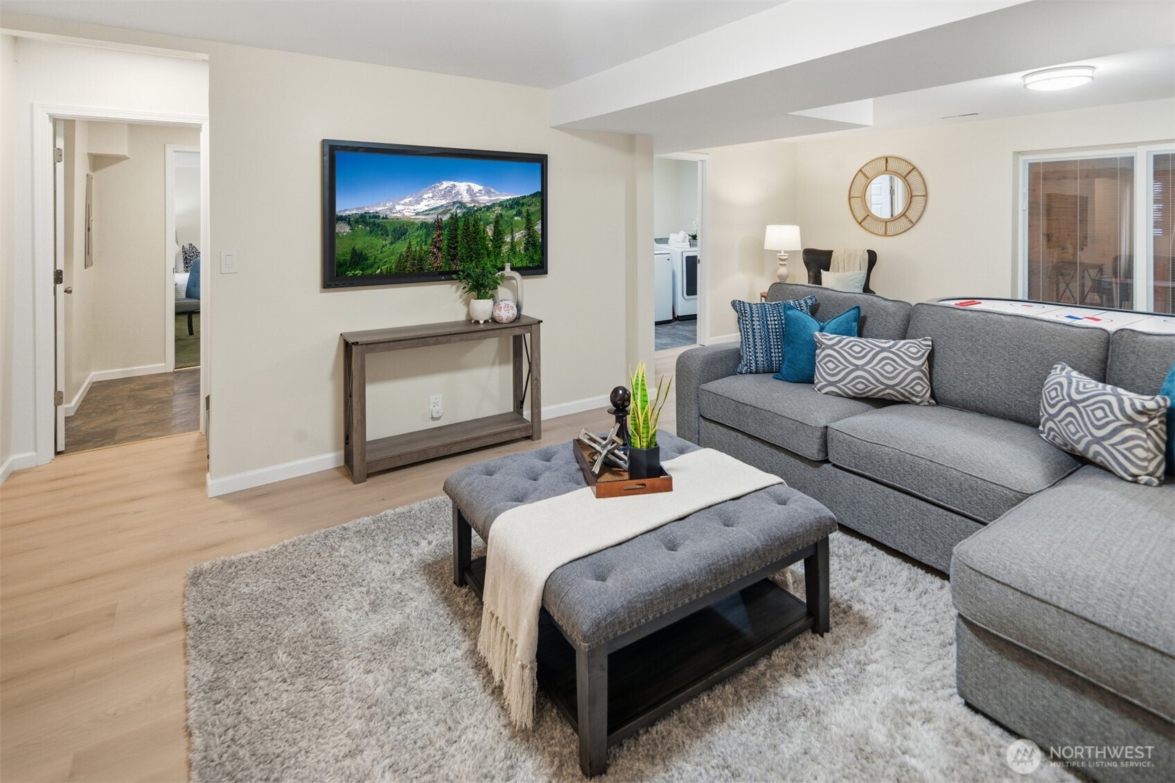 Kirkland, Washington, 98033, United States, 4 Bedrooms Bedrooms, ,3 BathroomsBathrooms,Residential,For Sale,1995670