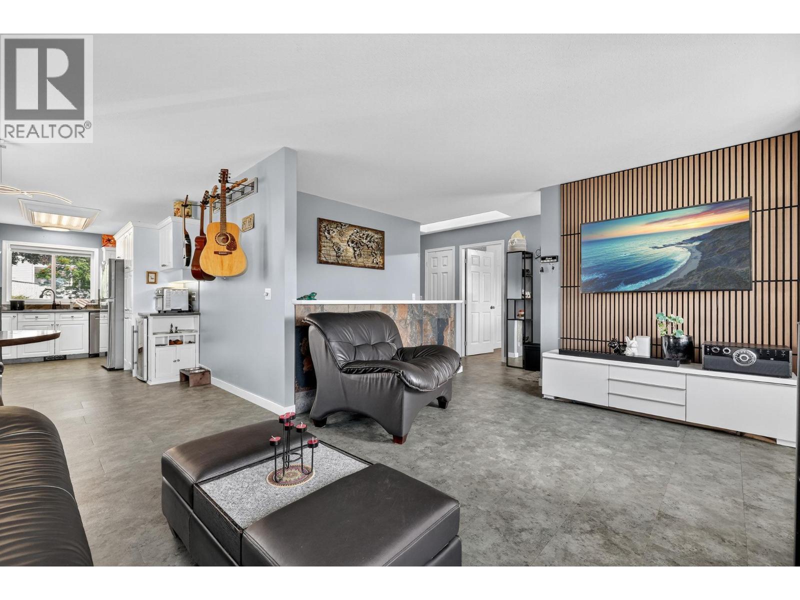 KELOWNA, British Columbia, V1X 7T6, CA, 4 Bedrooms Bedrooms, ,2 BathroomsBathrooms,Residential,For Sale,1918347