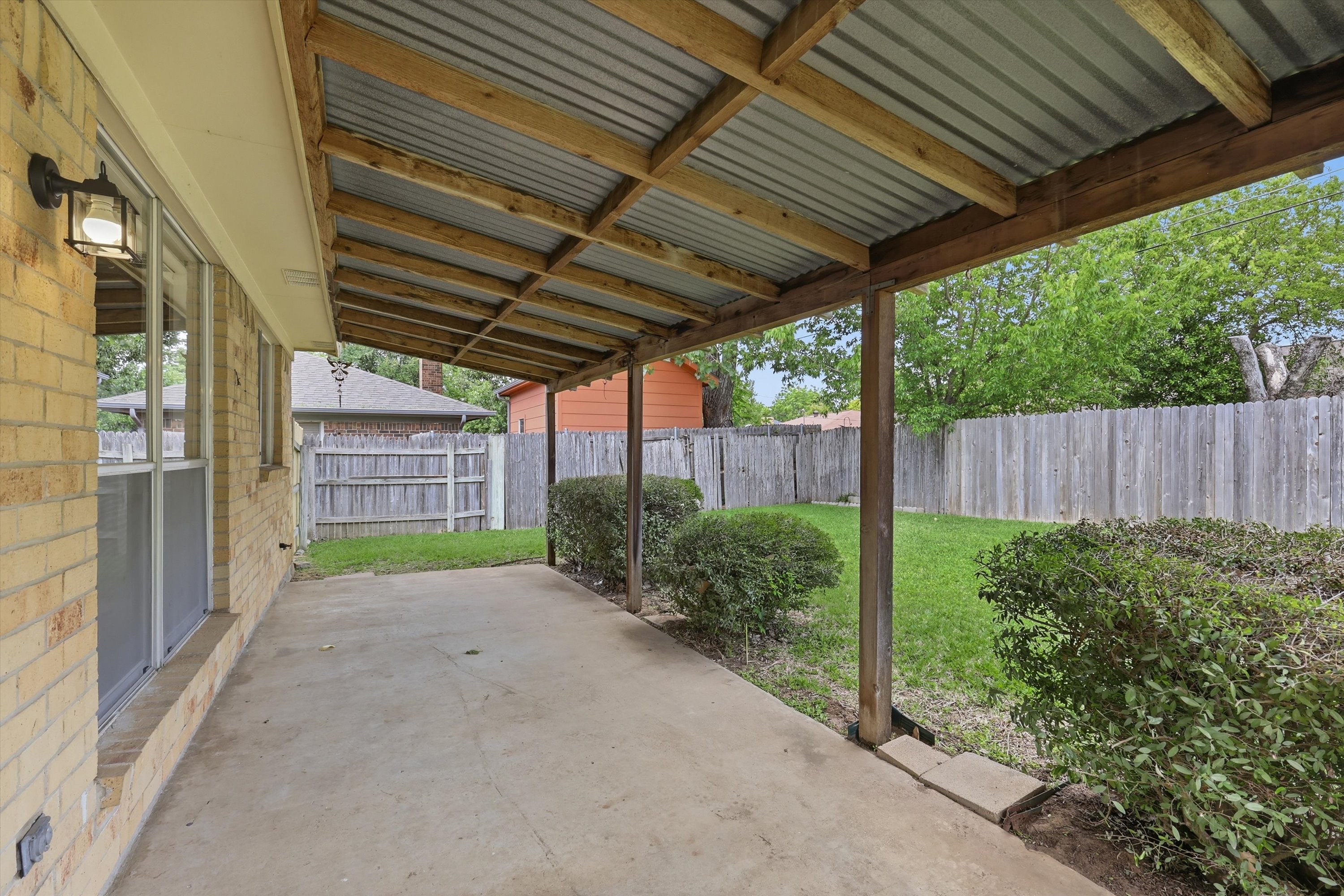  A charming ranch-style home is waiting its next story - 物件實景