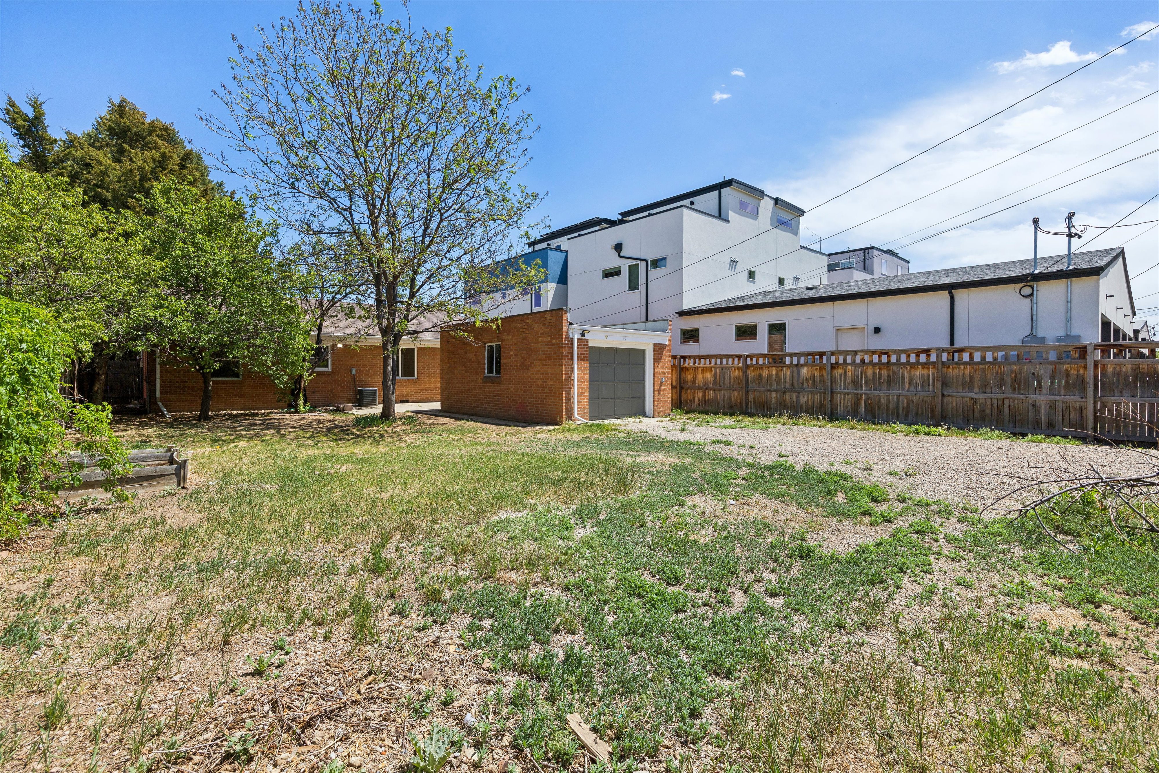  Ranch blends classic character &  incredible potential in a convenient location - 物件實景
