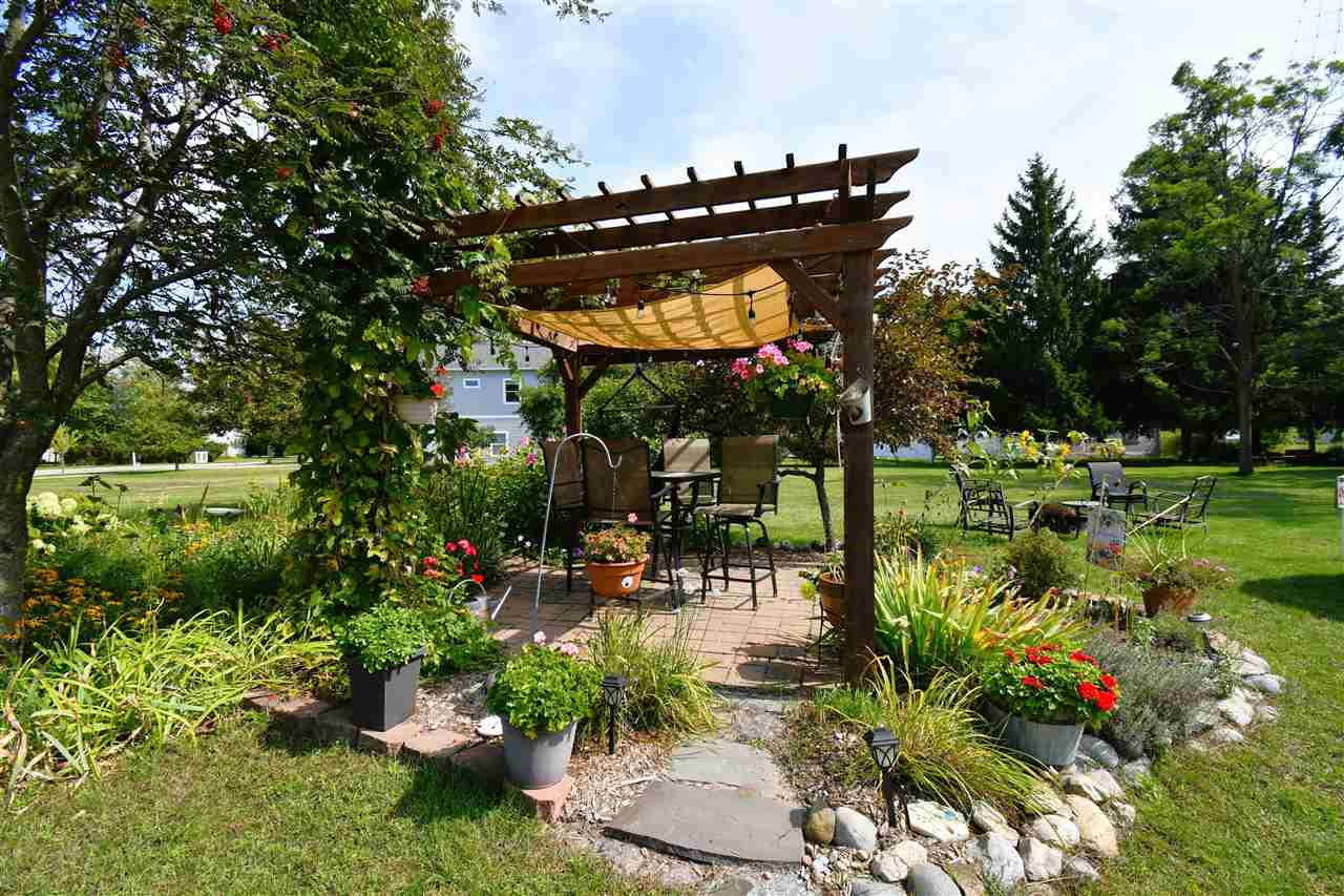 Charlevoix, Michigan, 49720, United States, 5 Bedrooms Bedrooms, ,5 BathroomsBathrooms,Residential,For Sale,1948614