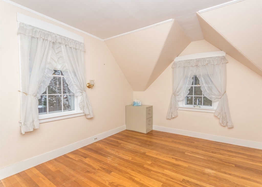 Waltham, Massachusetts, 02451, United States, 5 Bedrooms Bedrooms, ,3 BathroomsBathrooms,Residential,For Sale,1708573