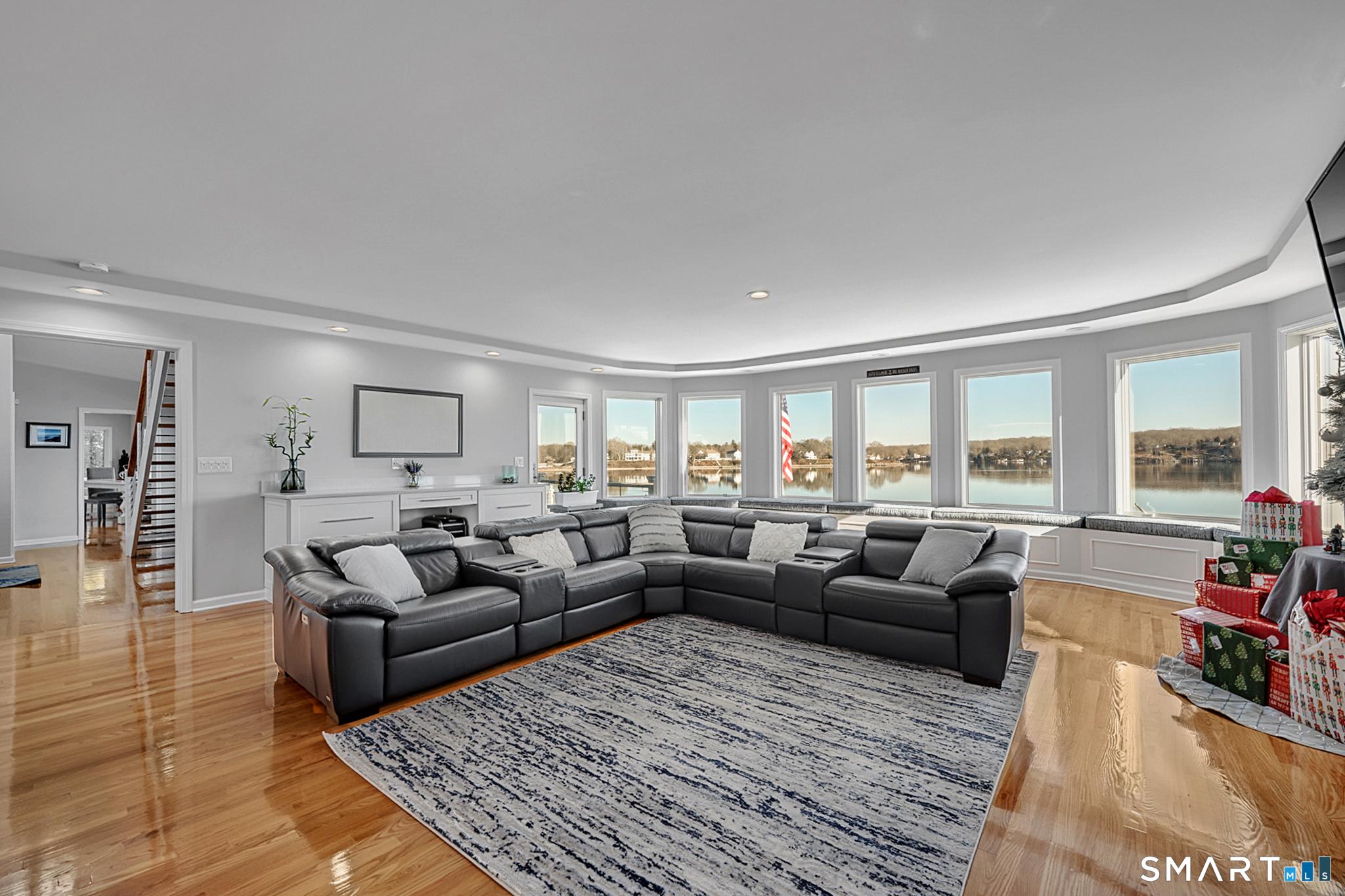 East Lyme, Connecticut, 06357, United States, 3 Bedrooms Bedrooms, ,3 BathroomsBathrooms,Residential,For Sale,2010787