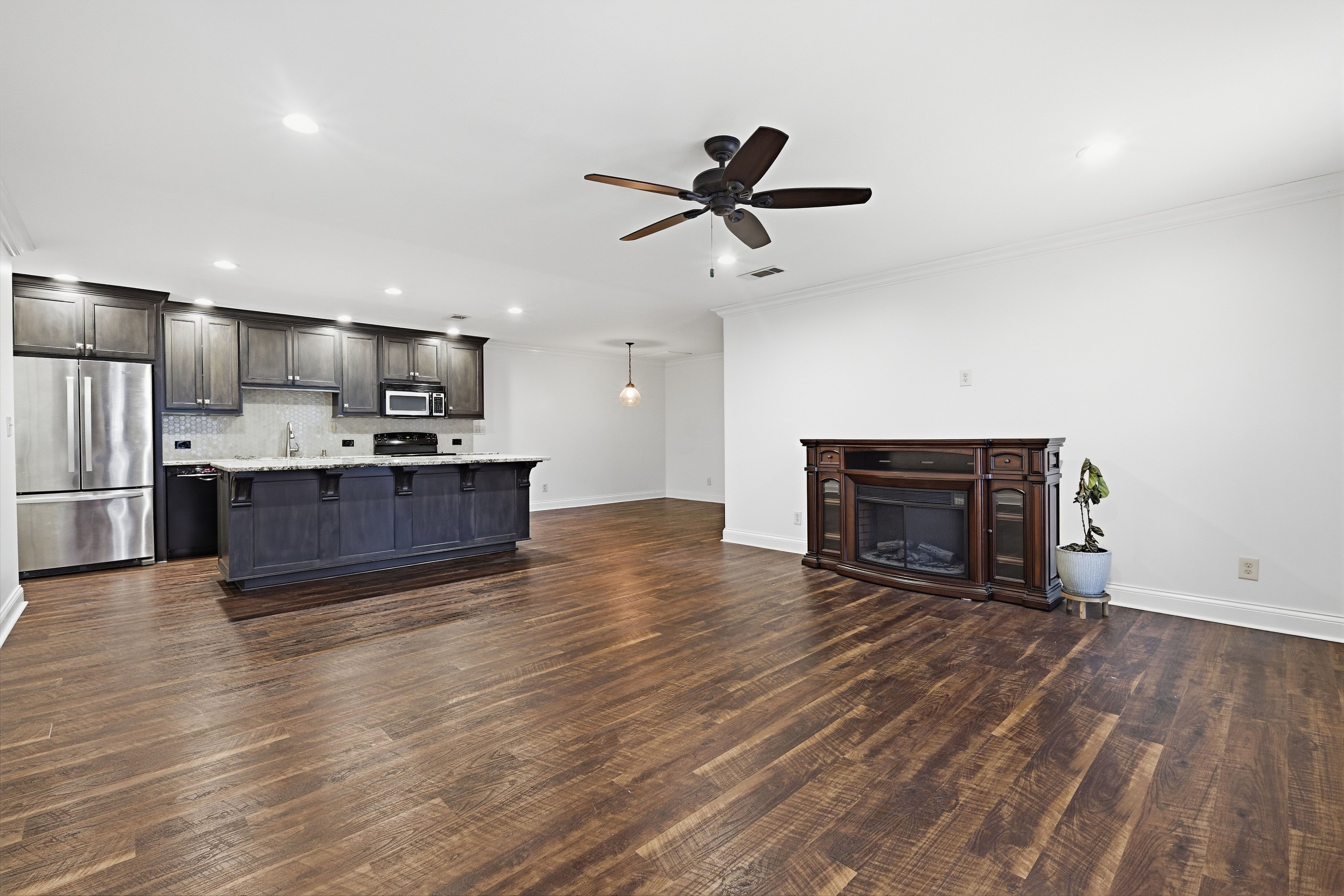  4708 Weybridge Gardens, 104, Louisville, KY 40207 - 物件實景