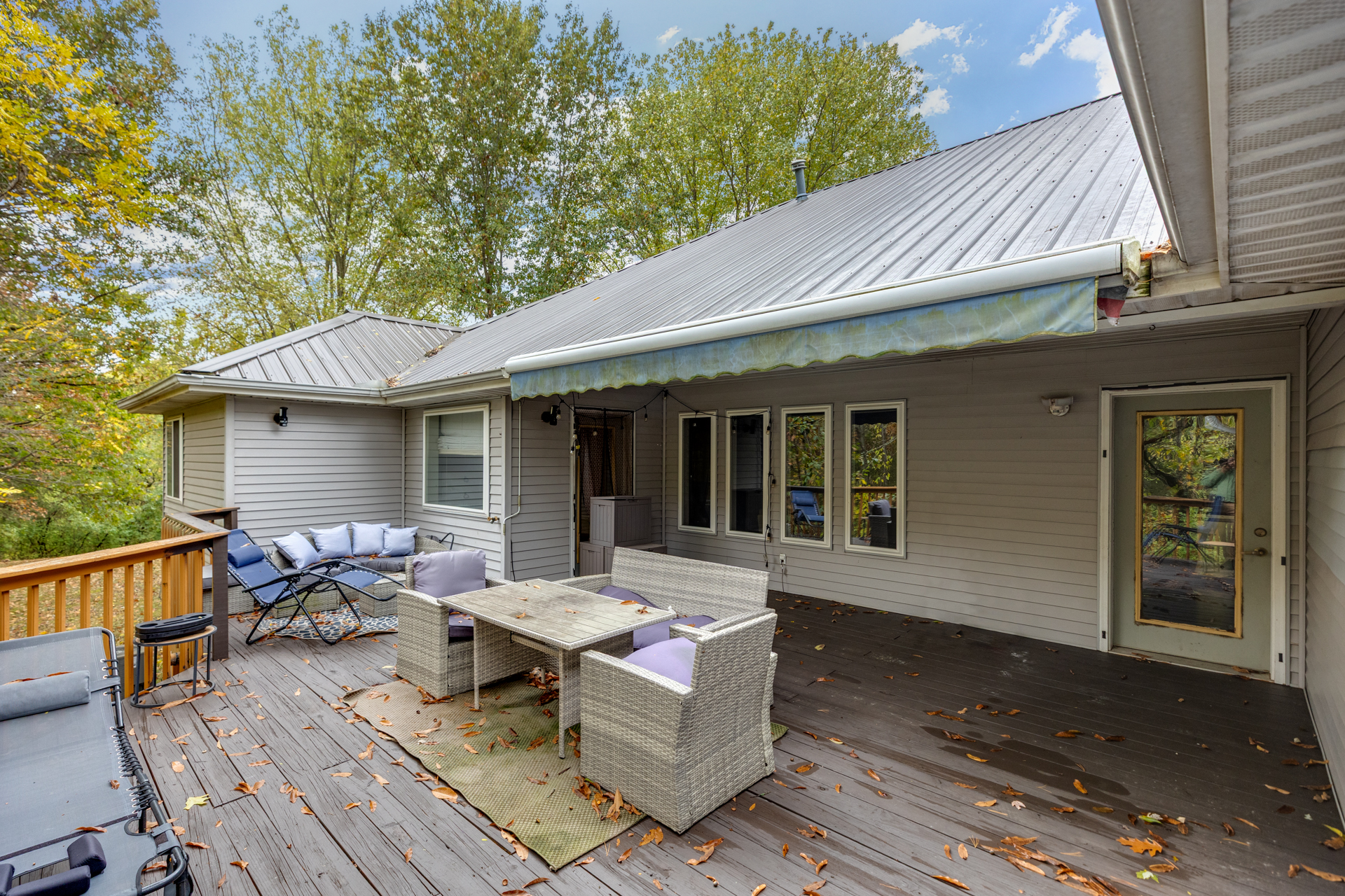 Litchfield, Illinois, 62056, United States, 5 Bedrooms Bedrooms, ,4 BathroomsBathrooms,Residential,For Sale,1979153