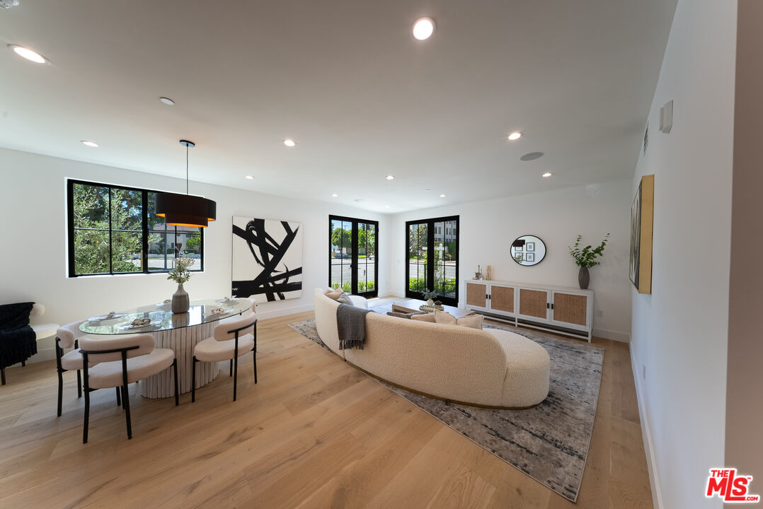Toluca Lake, California, 91602, United States, 3 Bedrooms Bedrooms, ,3 BathroomsBathrooms,Residential,For Sale,1836680