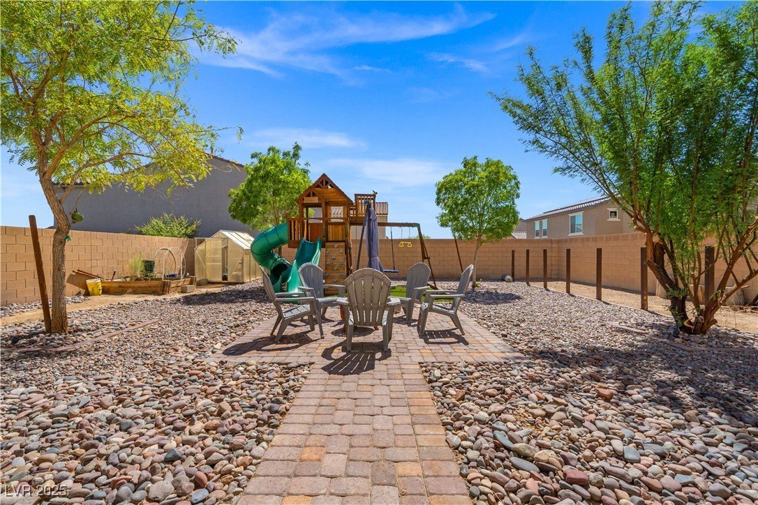 North Las Vegas, Nevada, 89031, United States, 5 Bedrooms Bedrooms, ,2 BathroomsBathrooms,Residential,For Sale,1983767