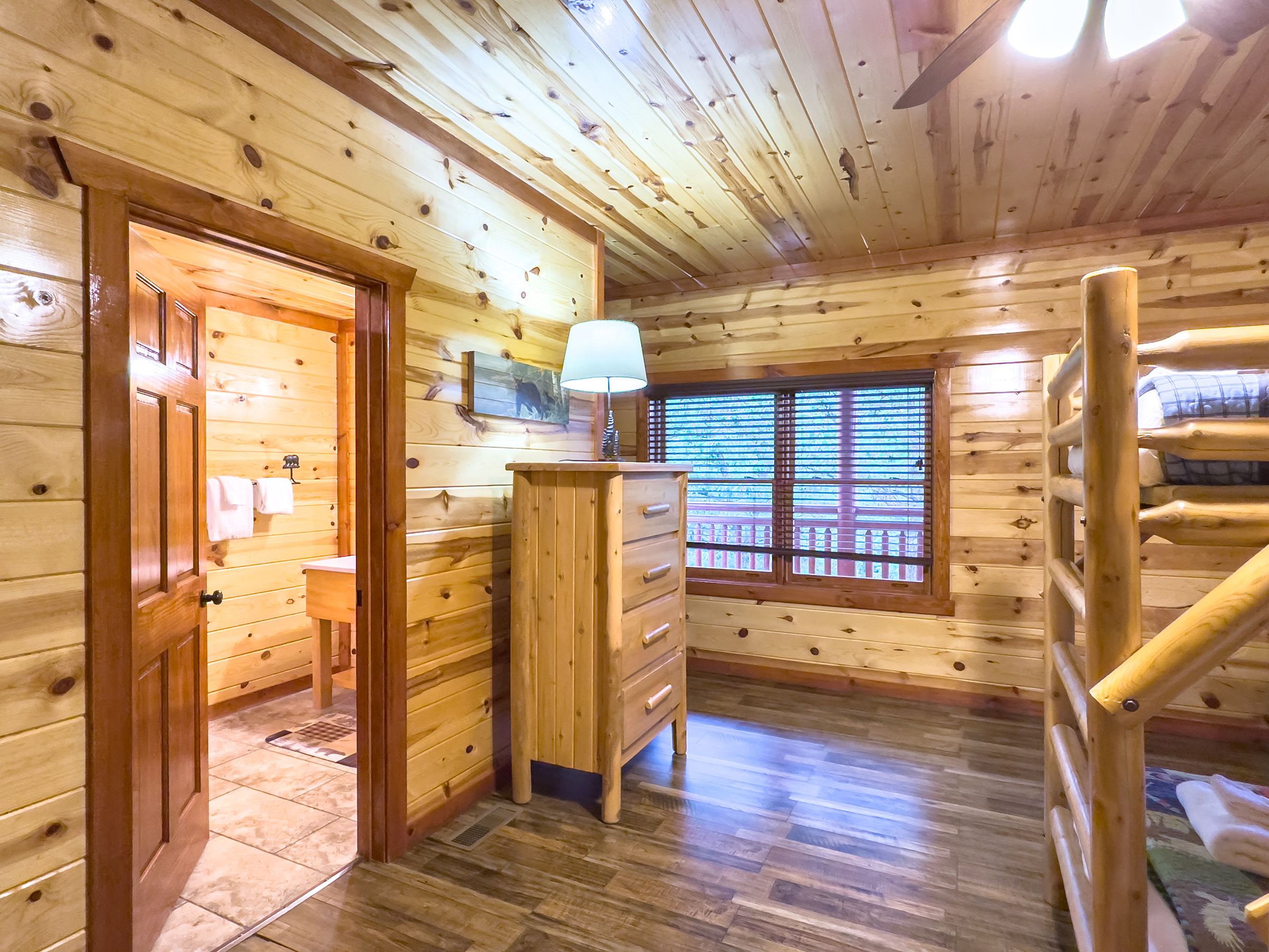 Sevierville, Tennessee, 37862, United States, 6 Bedrooms Bedrooms, ,7 BathroomsBathrooms,Residential,For Sale,1798299