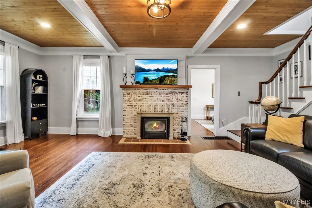 Aurora, New York, 14052, United States, 3 Bedrooms Bedrooms, ,3 BathroomsBathrooms,Residential,For Sale,1865001