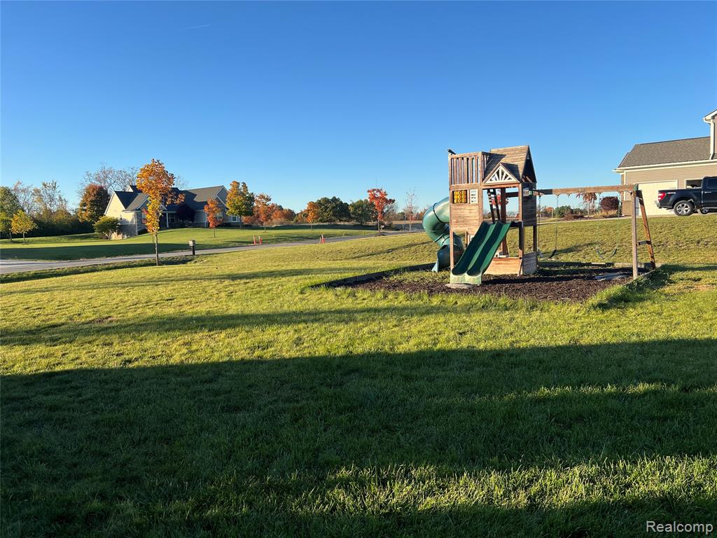 York Township, Michigan, 48176, United States, 4 Bedrooms Bedrooms, ,2 BathroomsBathrooms,Residential,For Sale,1988753