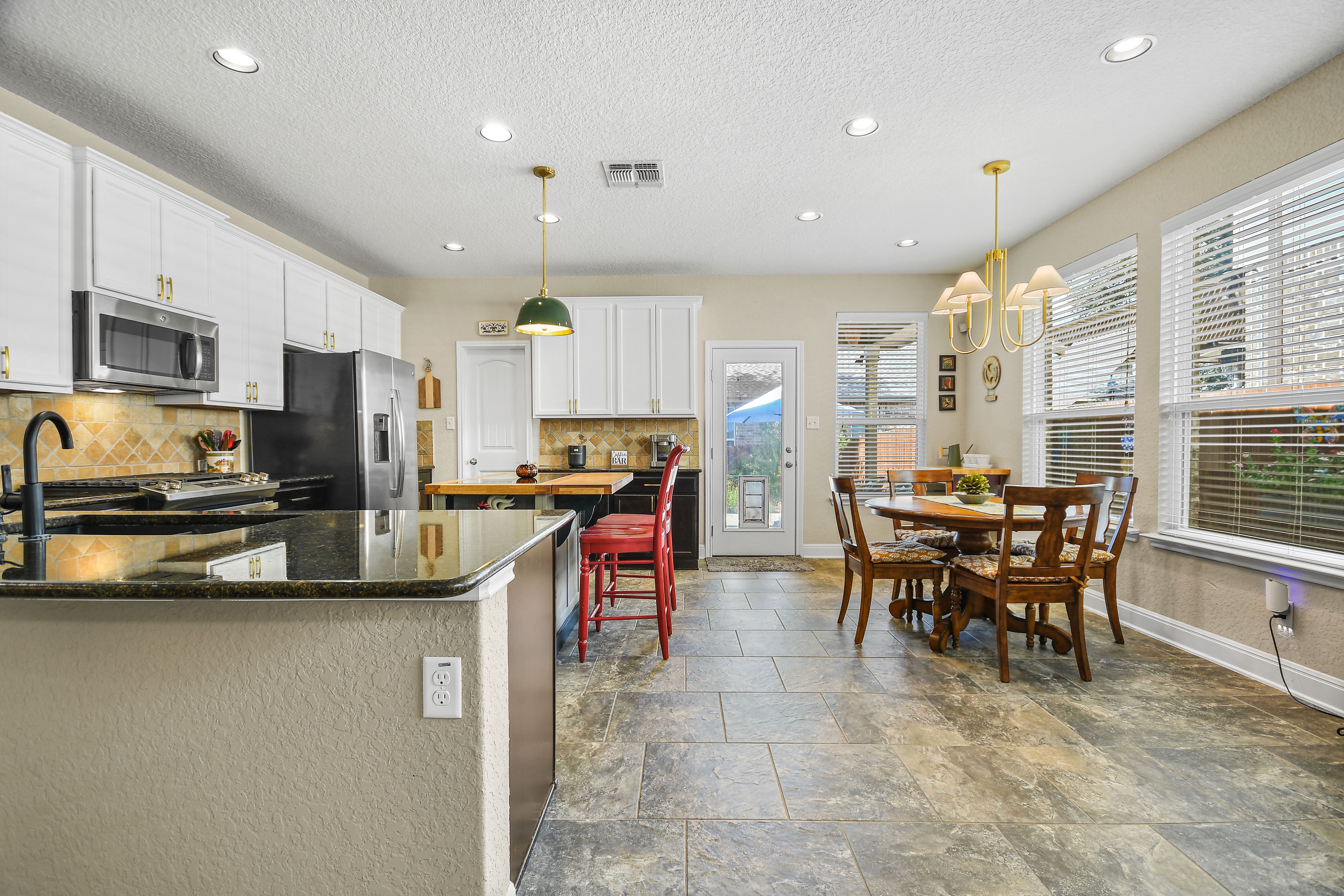  Beautifully Maintained One-Story Retreat in Wortham Oaks - 物件實景