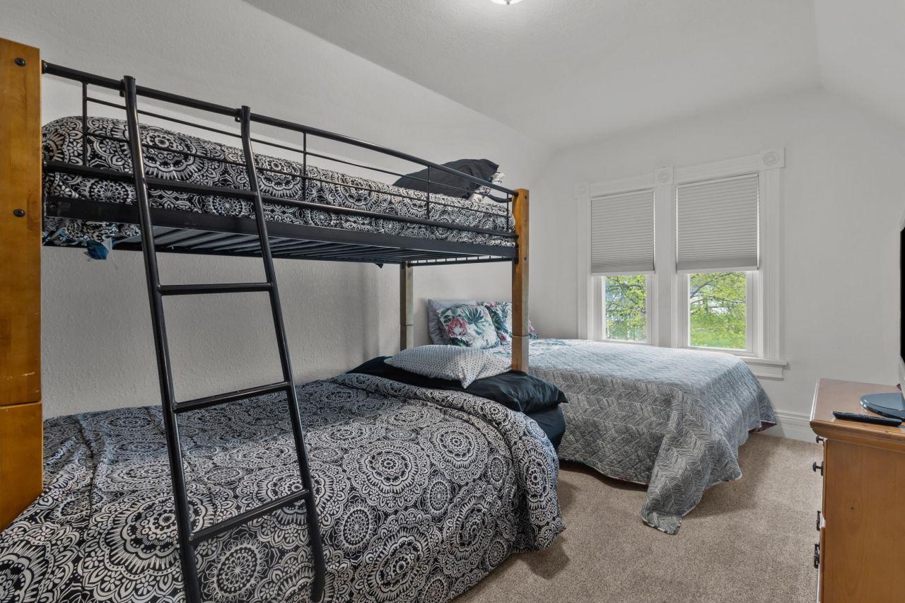 Lake Geneva, Wisconsin, 53147, United States, 4 Bedrooms Bedrooms, ,2 BathroomsBathrooms,Residential,For Sale,1849872