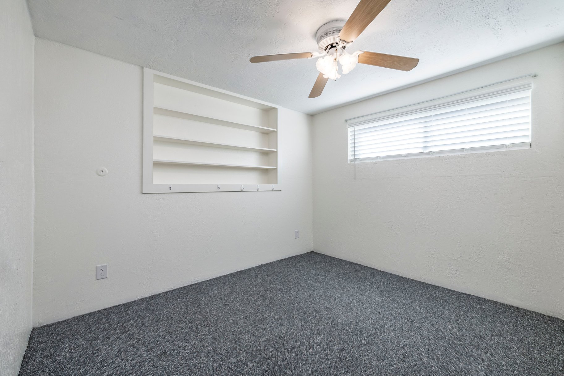  Fully Updated and Move-In Ready - 物件實景