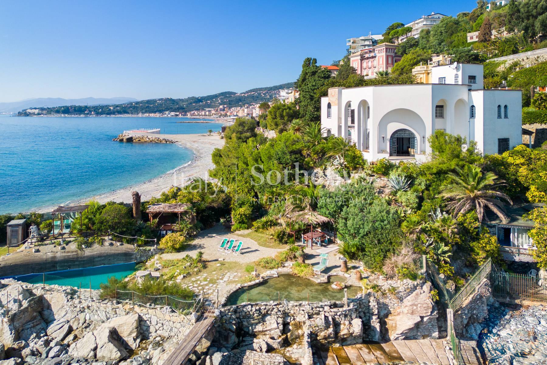 Elegant villa with private bay in Varazze - 物件實景