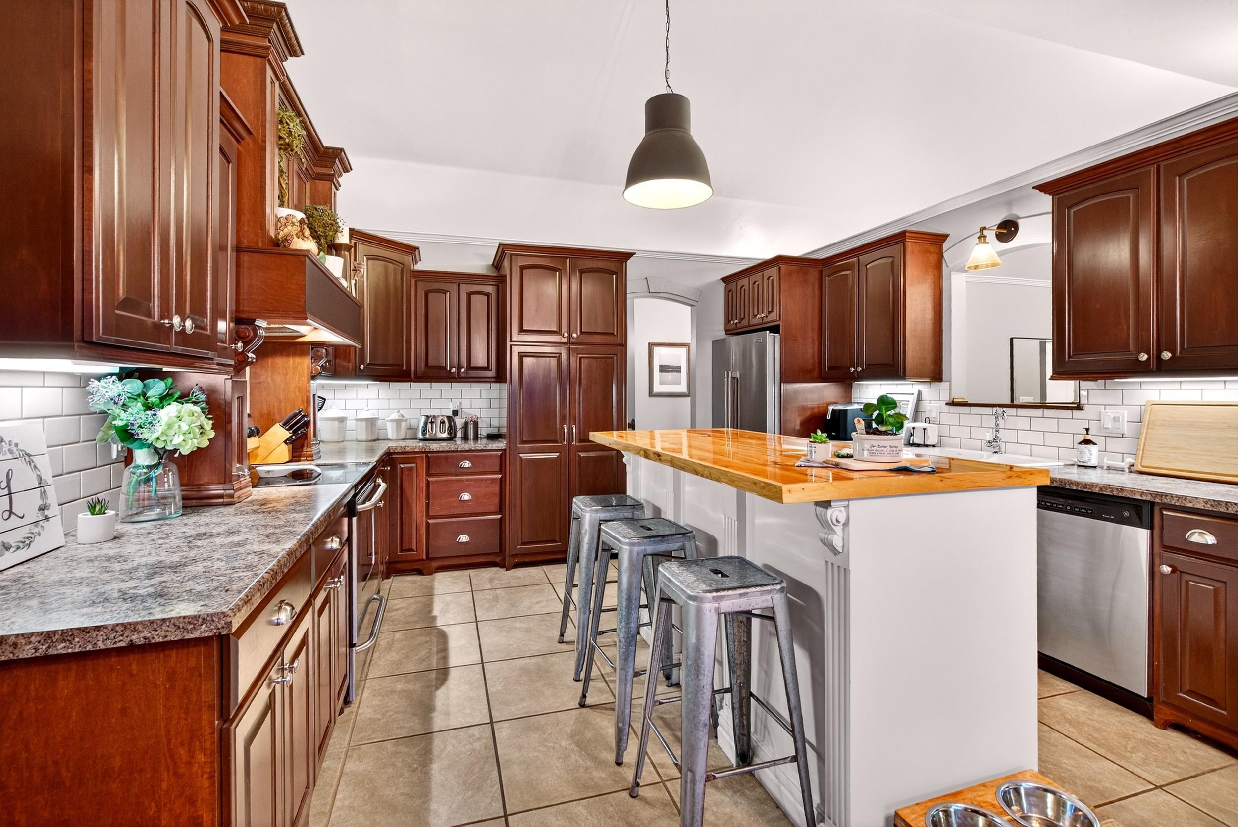 Neenah, Wisconsin, 54956, United States, 4 Bedrooms Bedrooms, ,4 BathroomsBathrooms,Residential,For Sale,1996384