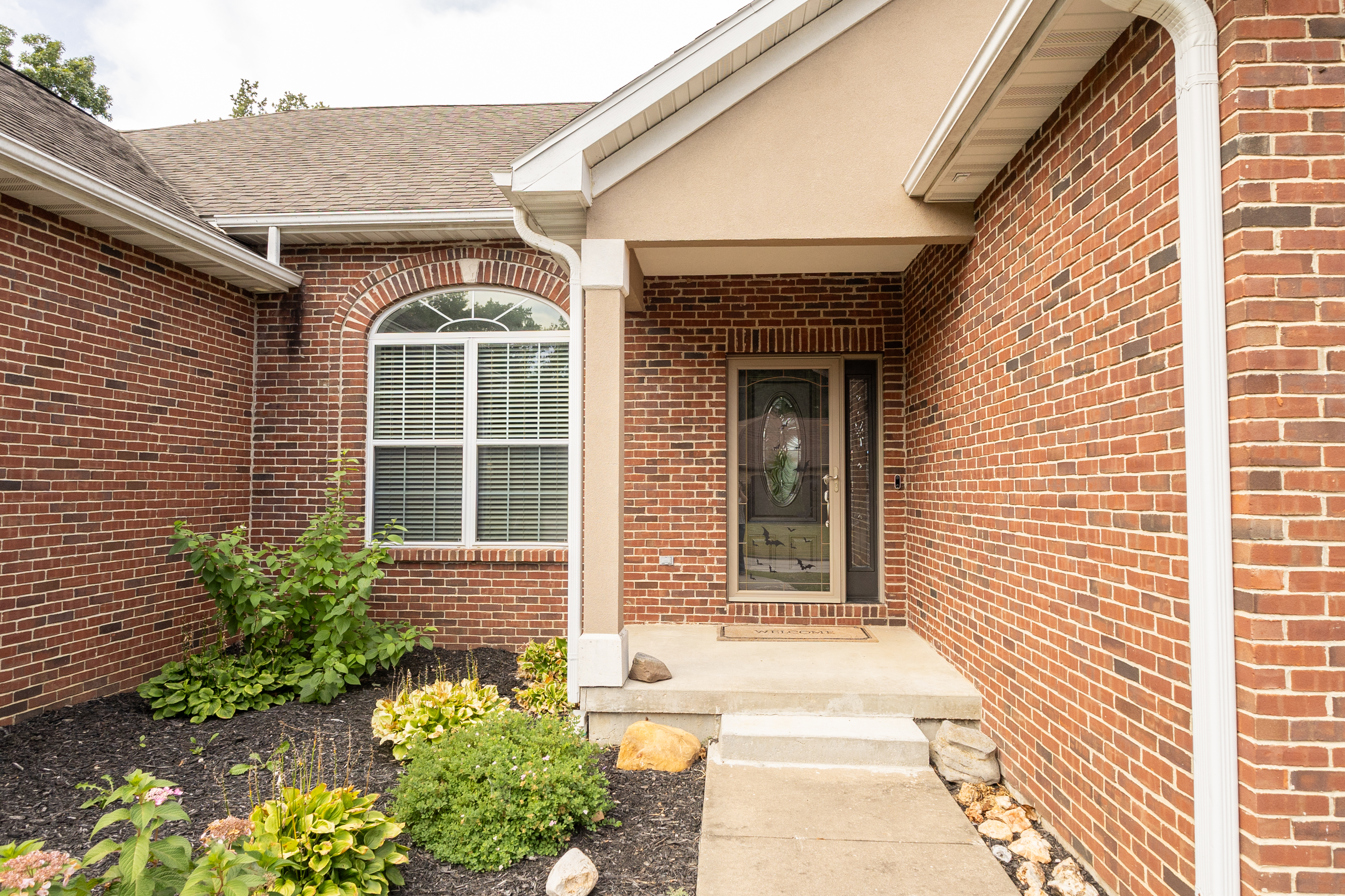 Moberly, Missouri, 65270, United States, 5 Bedrooms Bedrooms, ,Residential,For Sale,1928101