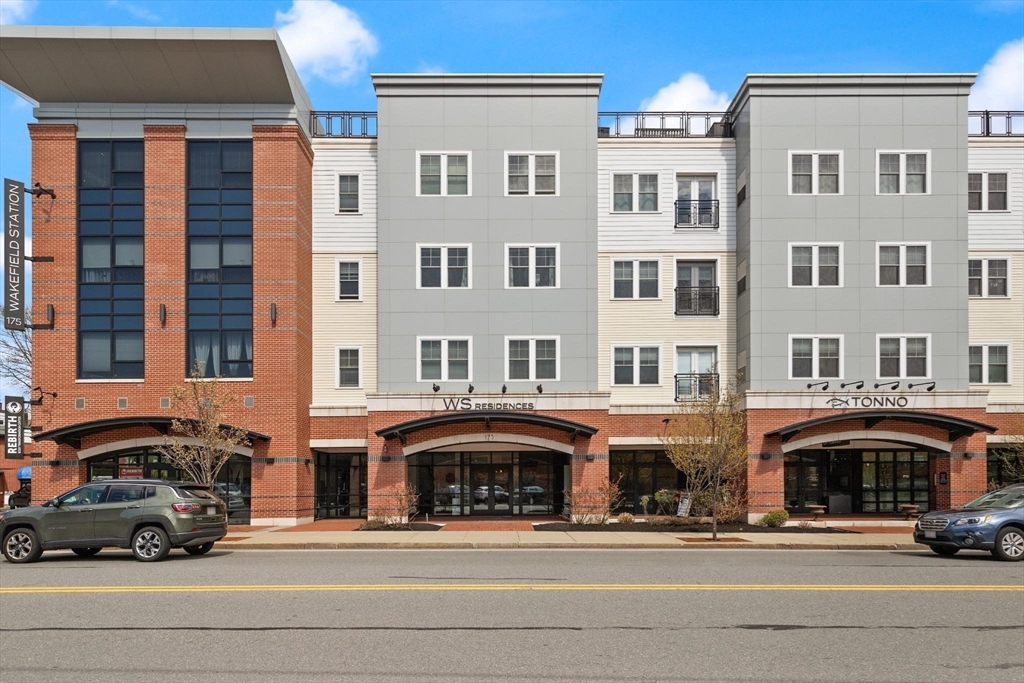 Wakefield, Massachusetts, 01880, United States, 2 Bedrooms Bedrooms, ,2 BathroomsBathrooms,Residential,For Sale,2040017
